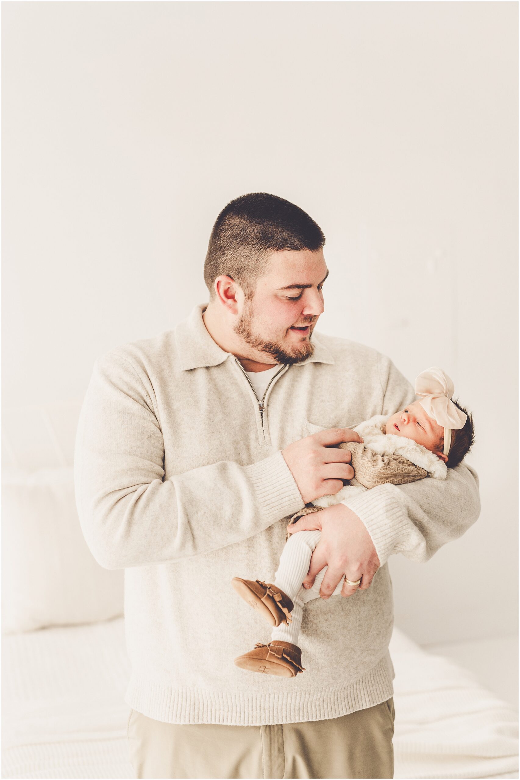Kara Evans is a Kankakee Newborn Photographer. The studio is located in Kankakee and is the perfect location for photos with your newest little one!