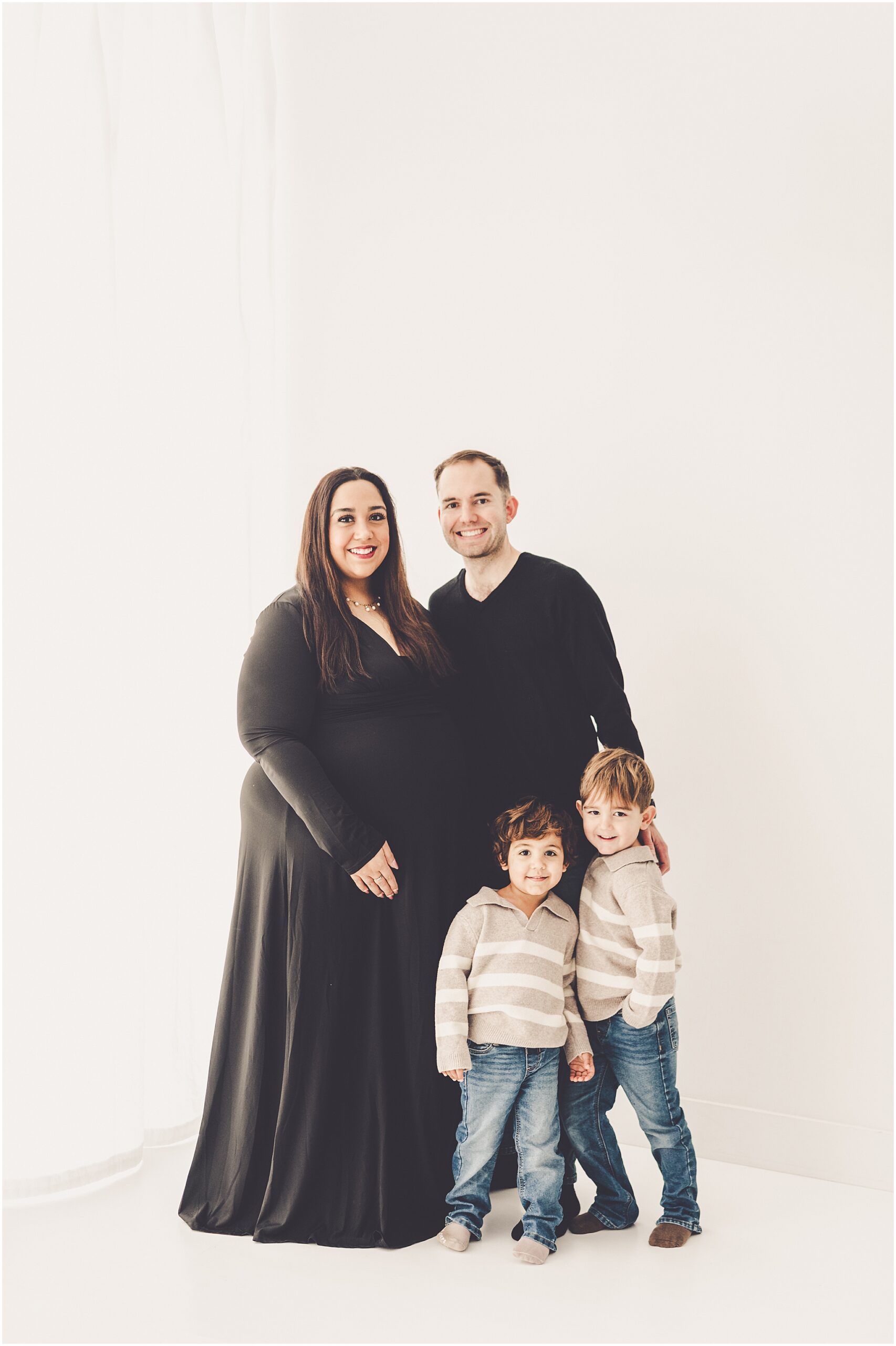 Studio maternity & family photos at Studio 388 in Kankakee, Illinois with Kankakee family photographer Kara Evans Photographer.
