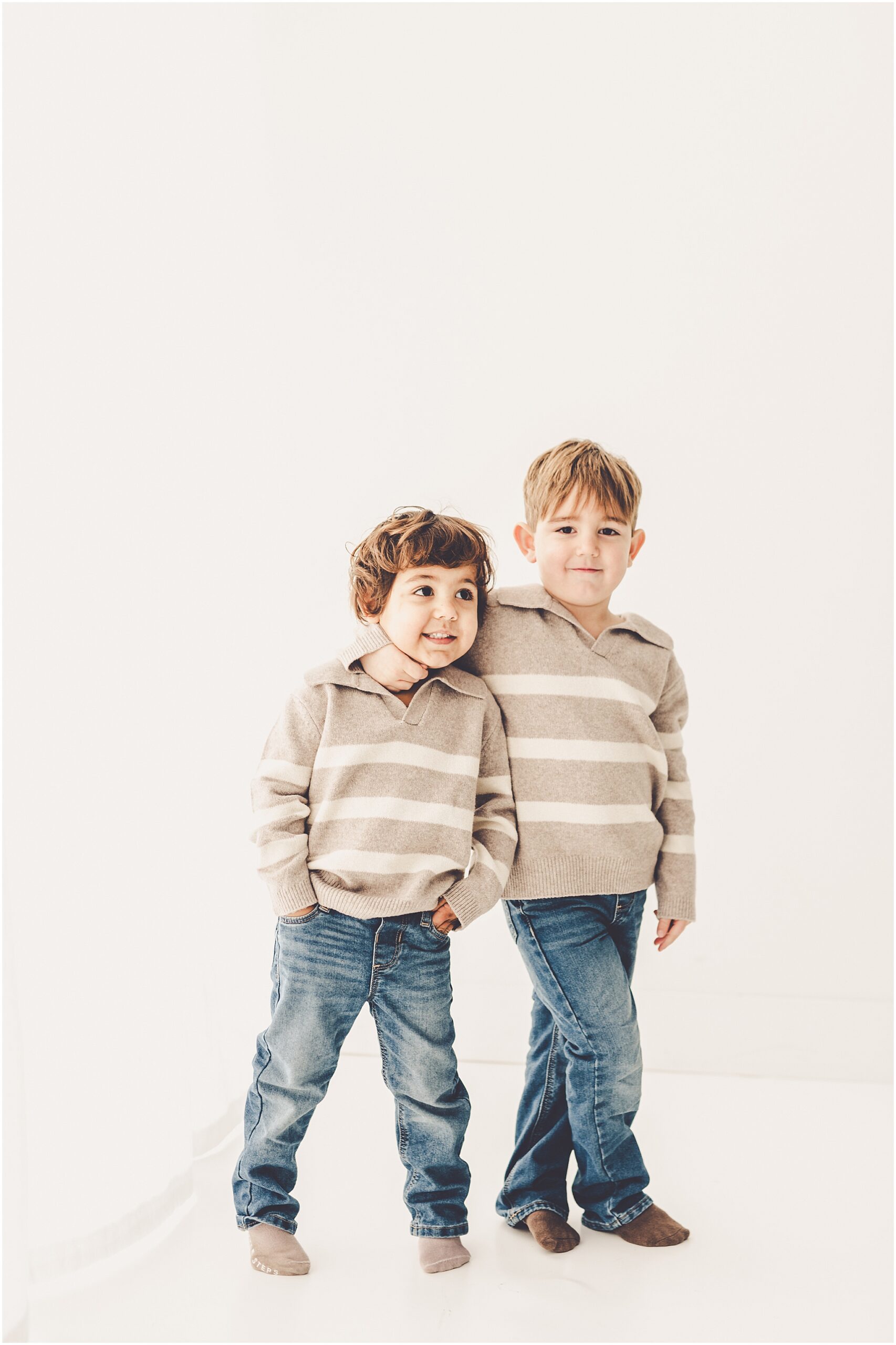 Studio maternity & family photos at Studio 388 in Kankakee, Illinois with Kankakee family photographer Kara Evans Photographer.