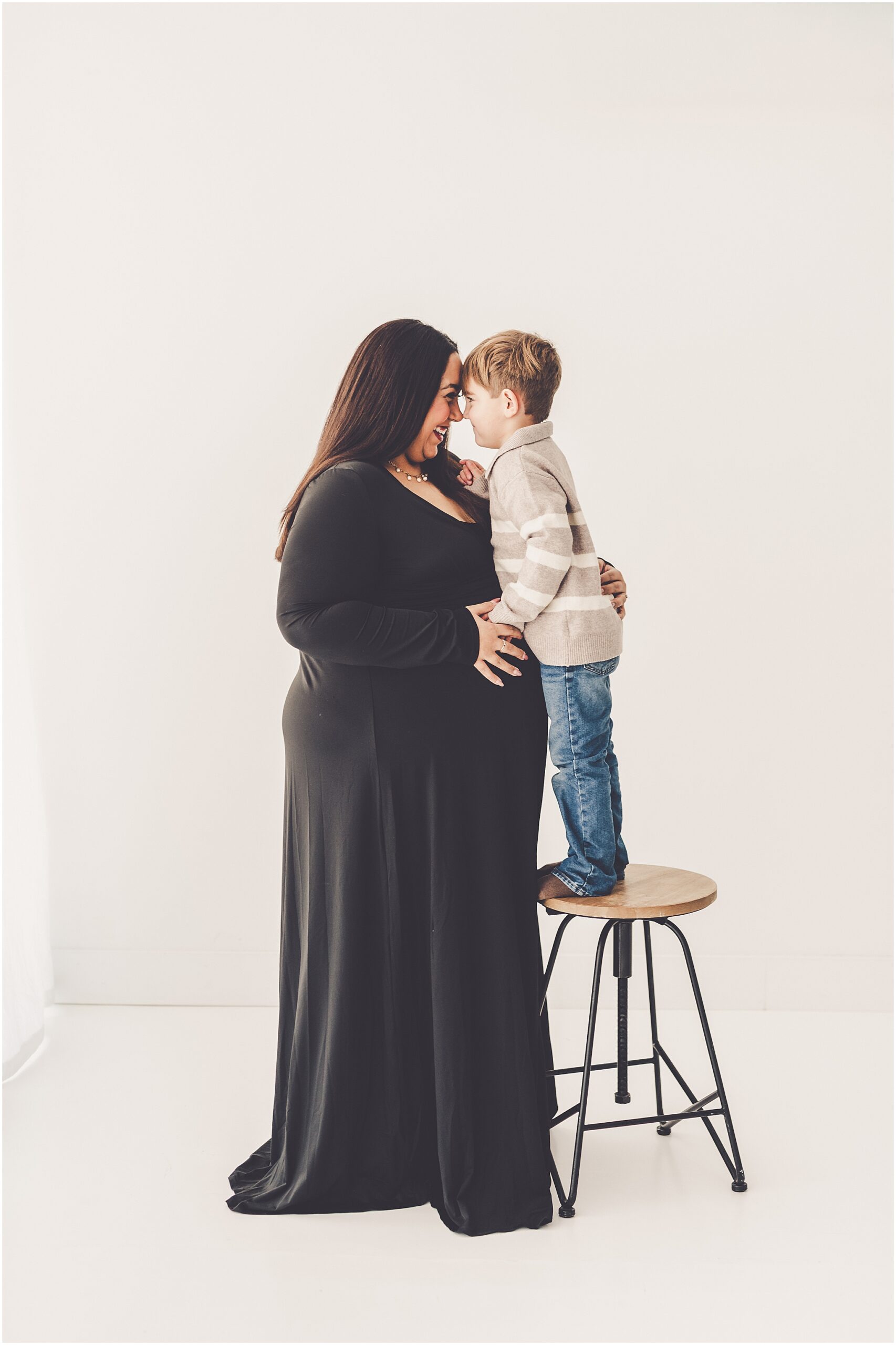 Studio maternity & family photos at Studio 388 in Kankakee, Illinois with Kankakee family photographer Kara Evans Photographer.