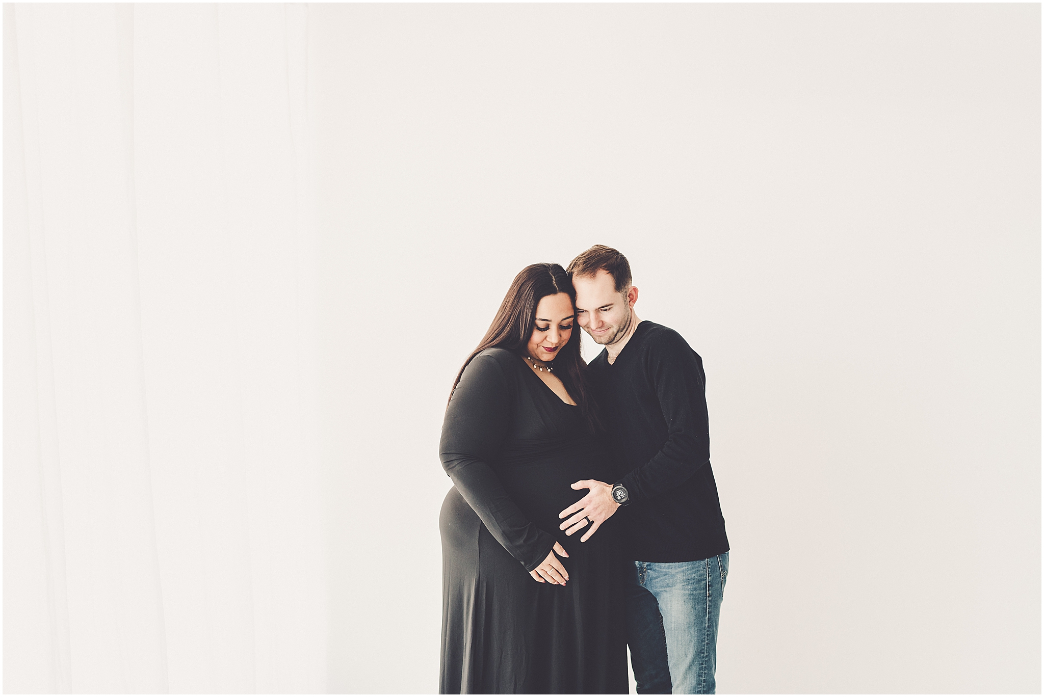 Studio maternity & family photos at Studio 388 in Kankakee, Illinois with Kankakee family photographer Kara Evans Photographer.