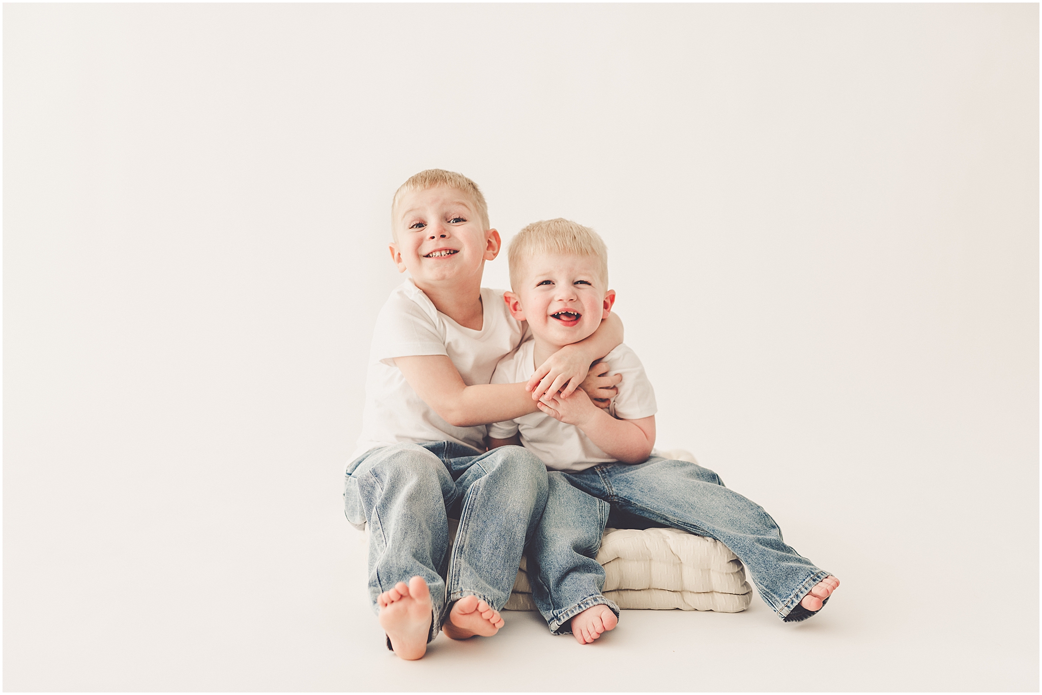 Studio maternity photographer at the Kankakee natural light photography studio with Kankakee family photographer Kara Evans Photographer.