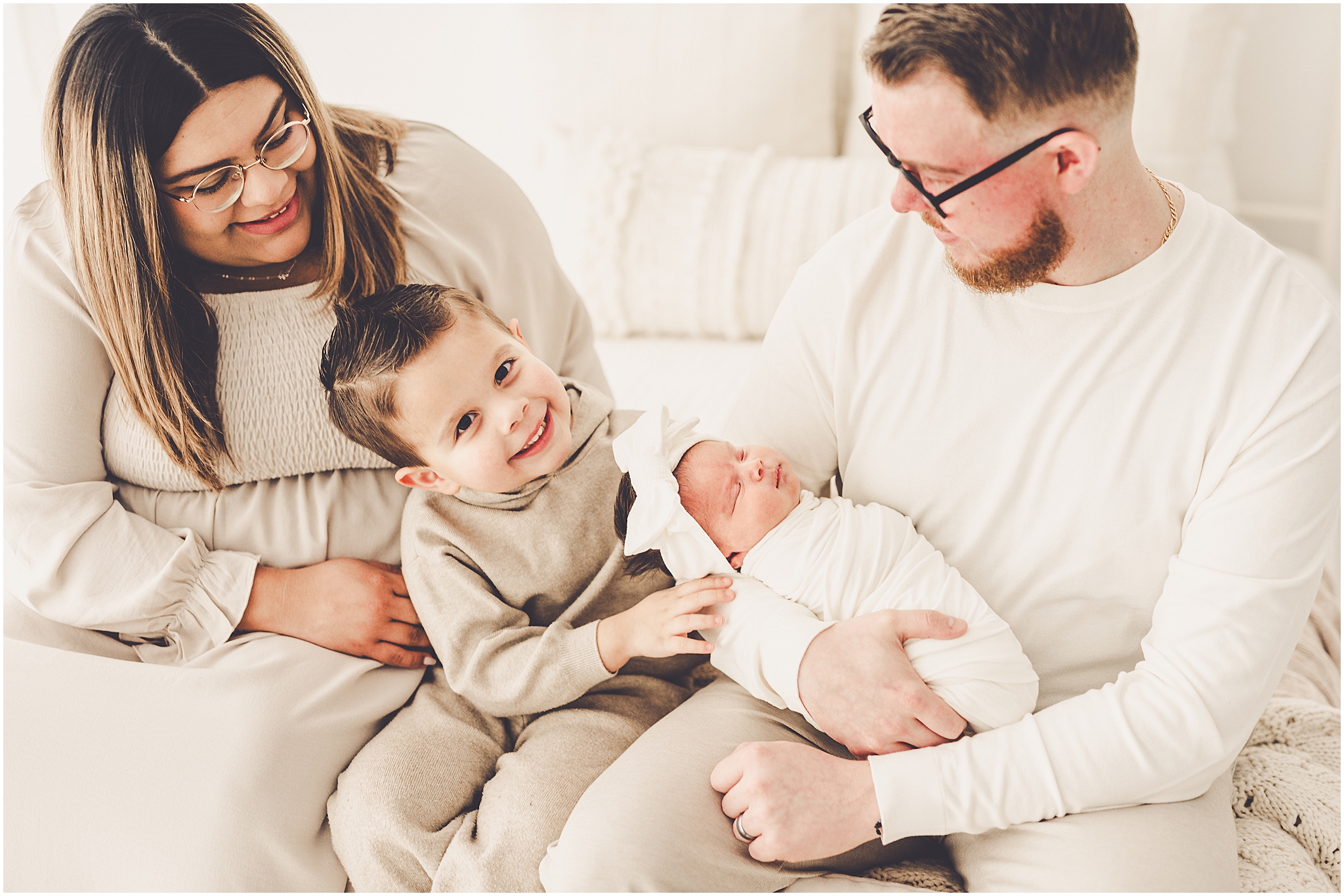 Studio newborn photographer in Kankakee at Studio 388 – Kara Evans Photographer is a family & newborn photographer based in Kankakee.