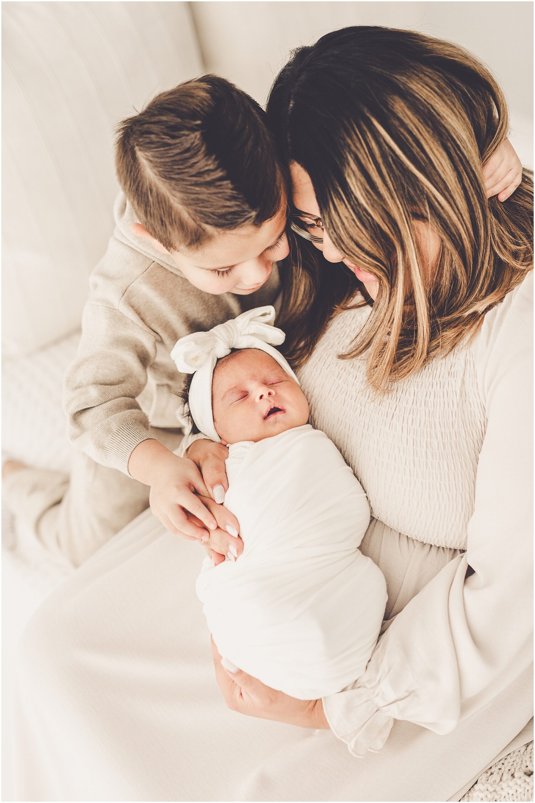 Studio newborn photographer in Kankakee at Studio 388 – Kara Evans Photographer is a family & newborn photographer based in Kankakee.