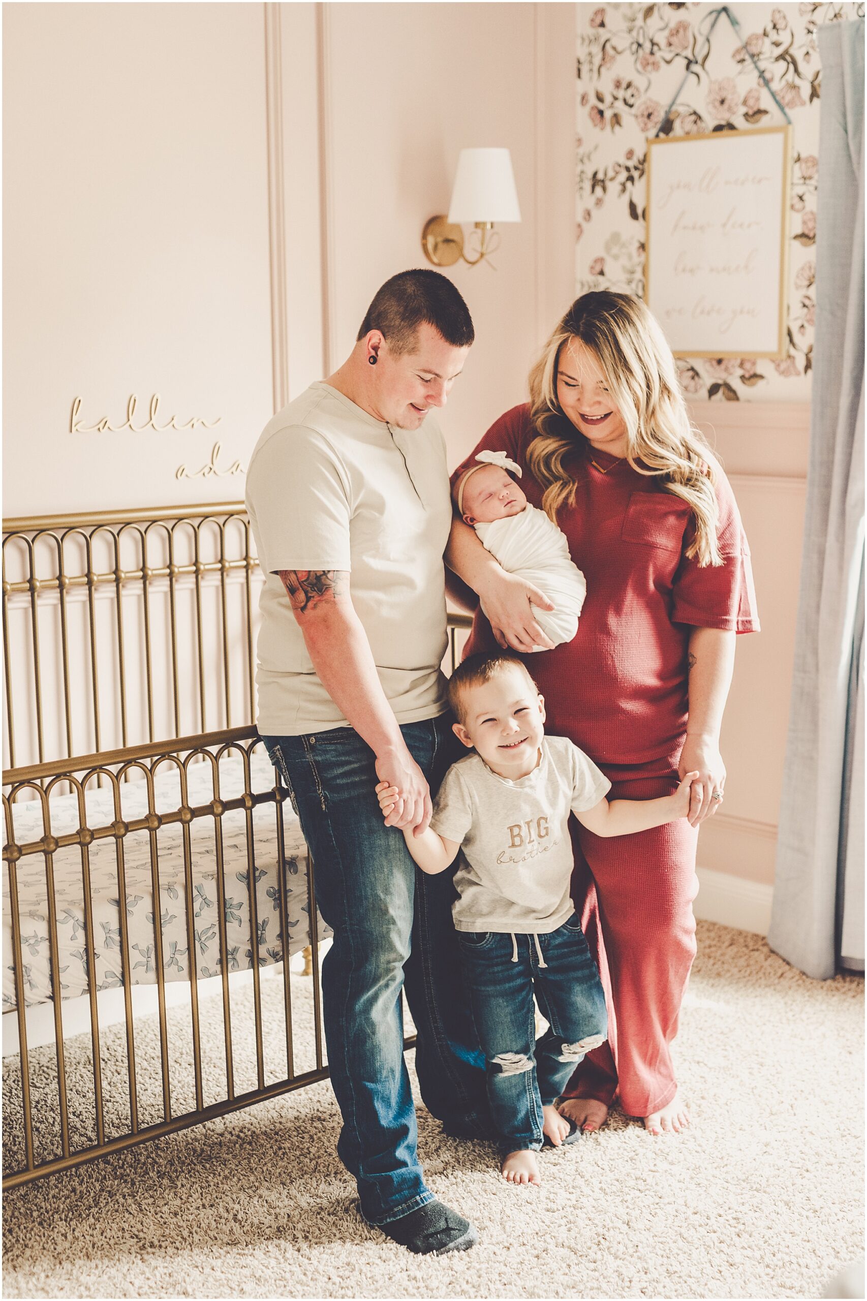 Lifestyle newborn photographer in Kankakee – Kara Evans Photographer is a Kankakee newborn and family photographer.
