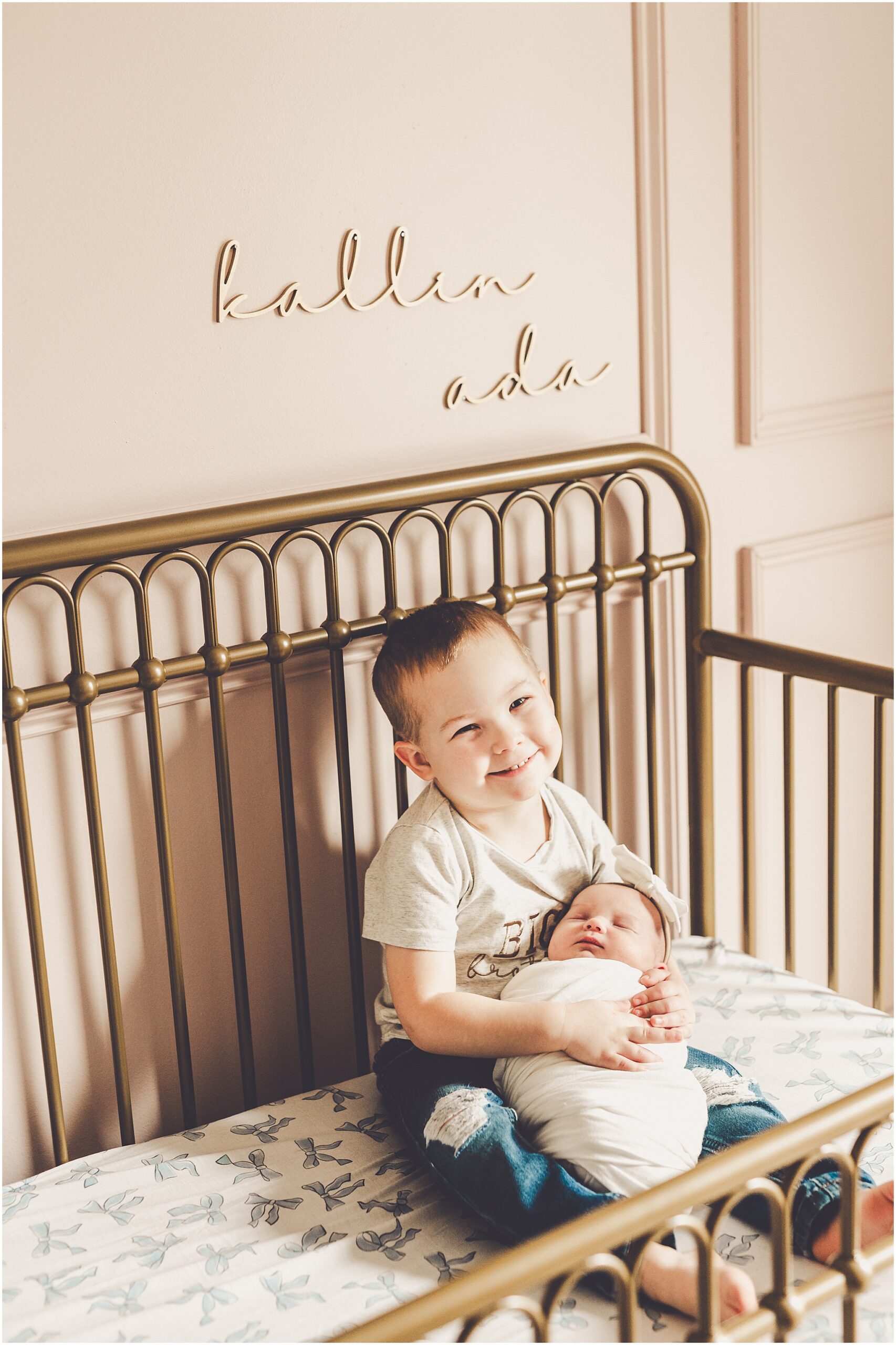 Lifestyle newborn photographer in Kankakee – Kara Evans Photographer is a Kankakee newborn and family photographer.