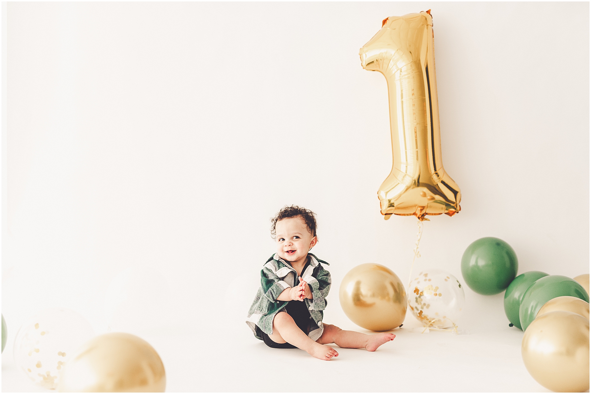 Studio one-year milestone photos at Studio 388 in Kankakee with Kankakee family photographer Kara Evans Photographer.