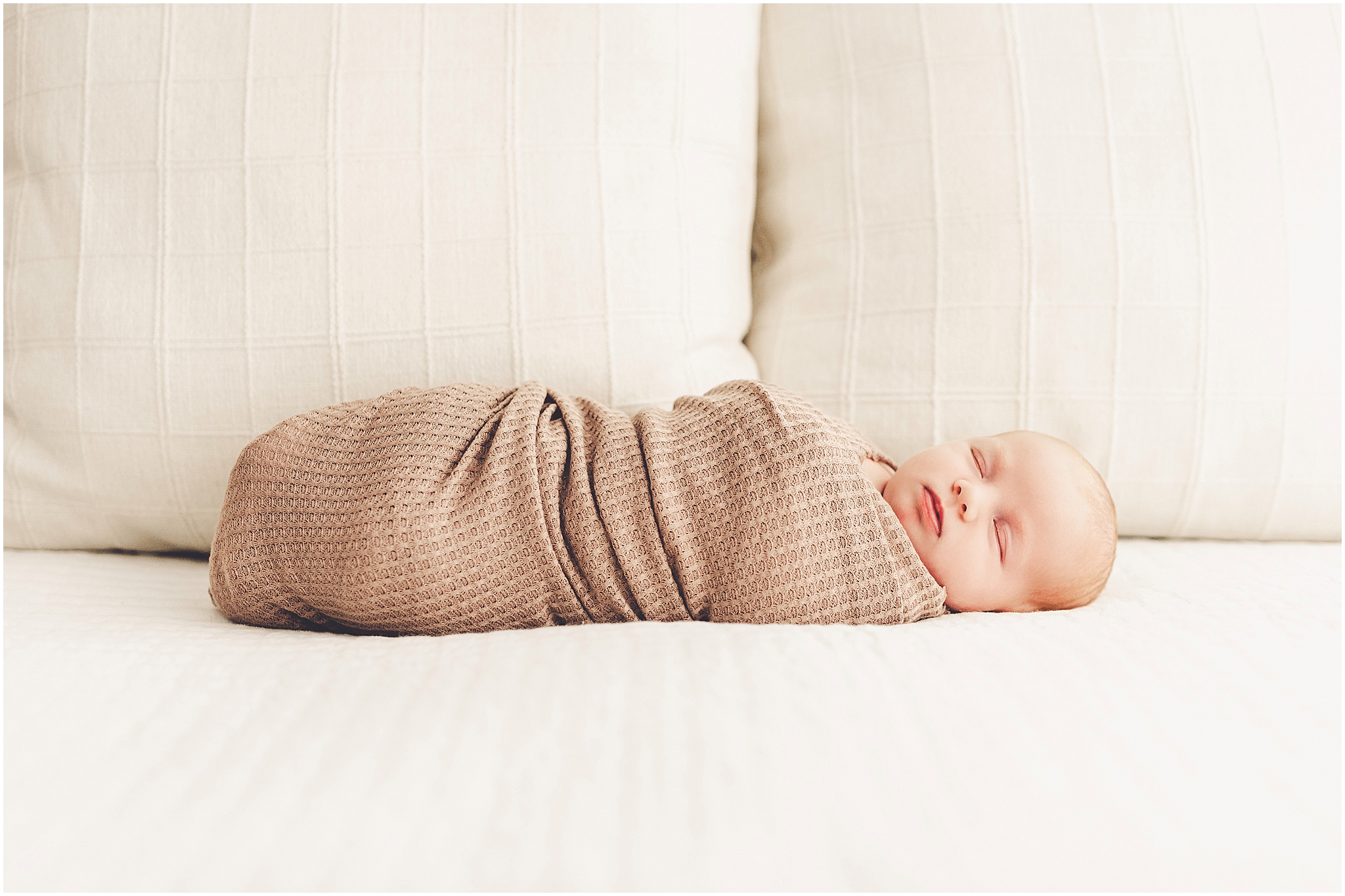 Kara Evans Photographer is a natural light photography studio owner and studio newborn photographer in Kankakee, Illinois.