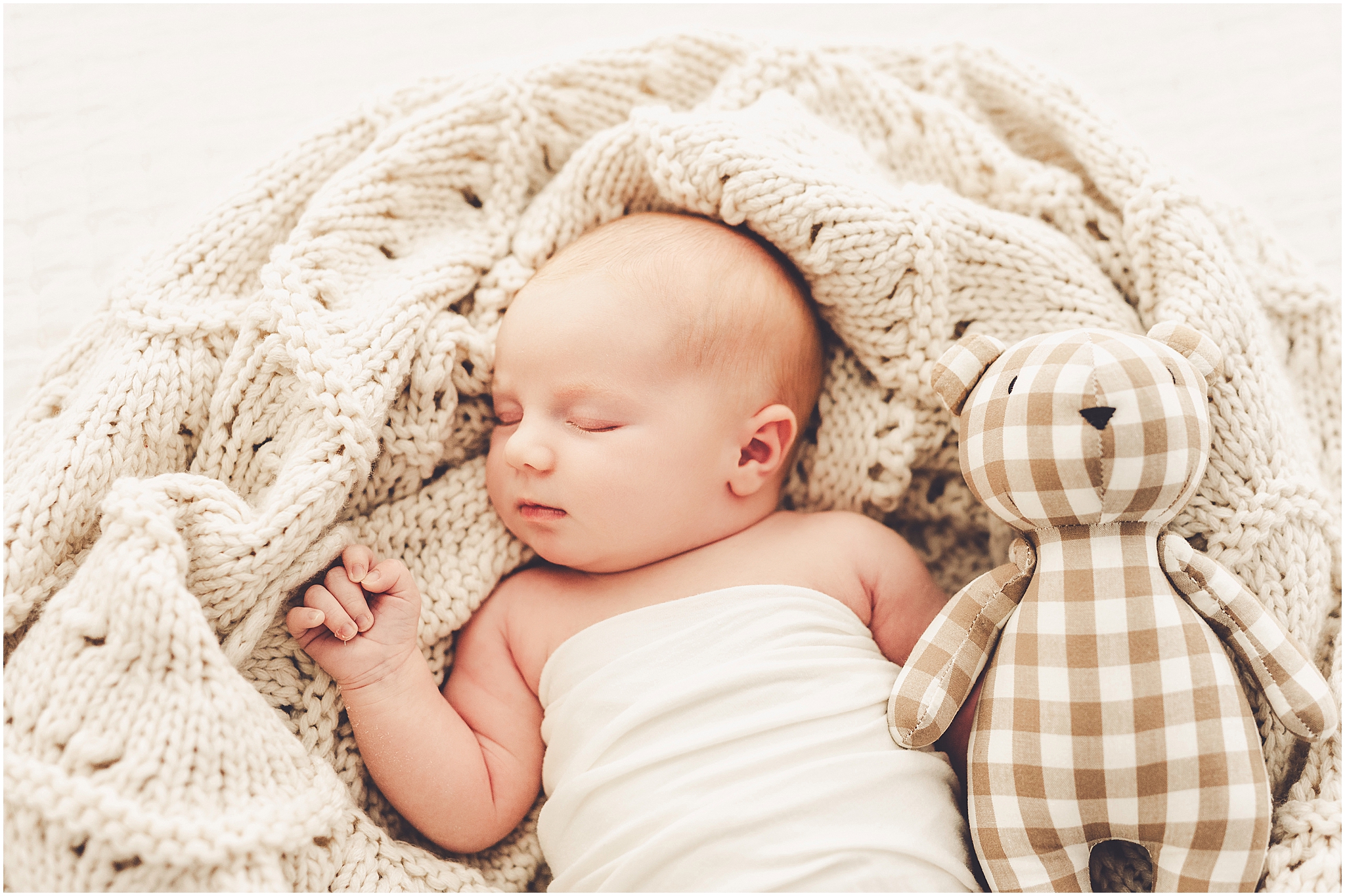 Kara Evans Photographer is a natural light photography studio owner and studio newborn photographer in Kankakee, Illinois.