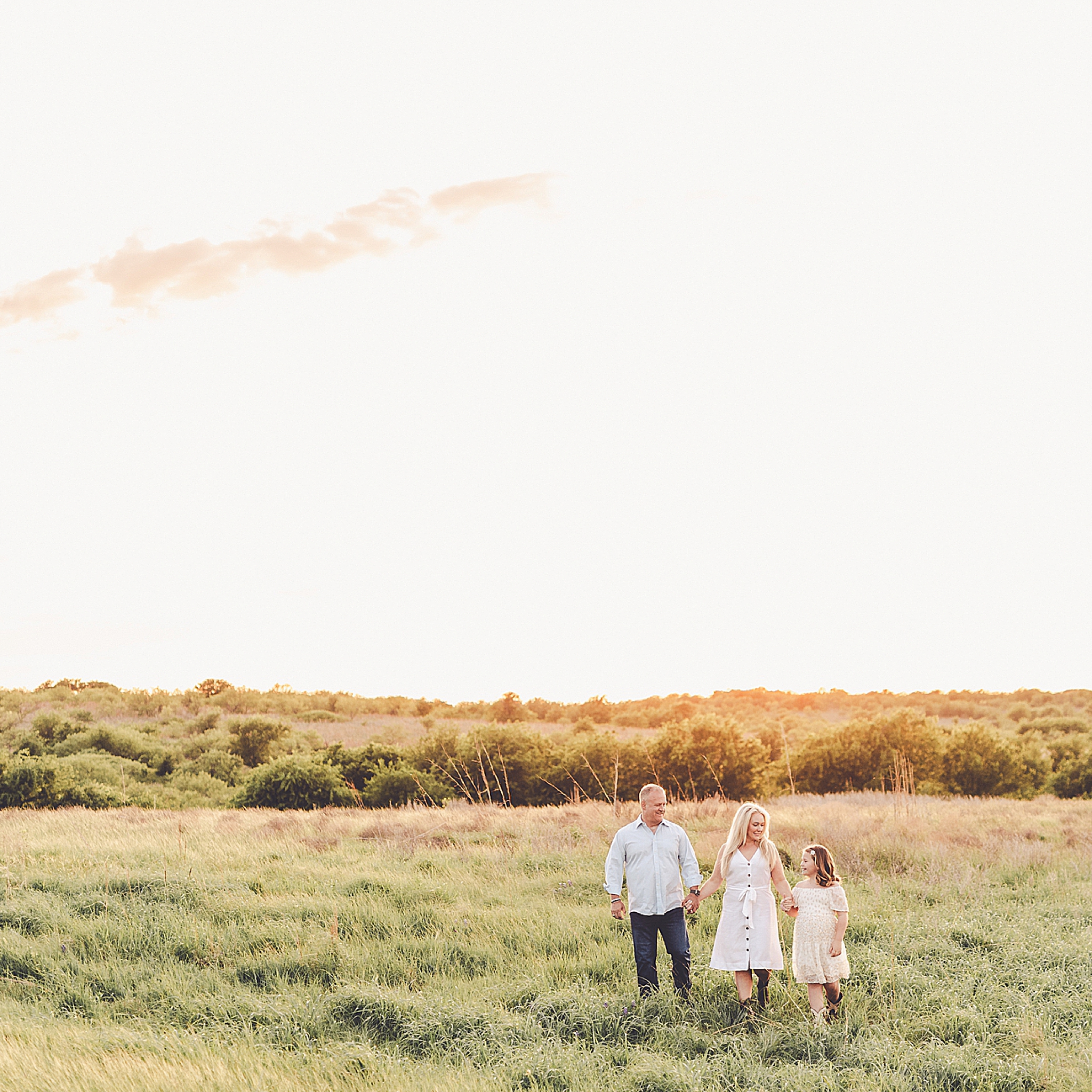 Kara Evans Photographer is a Central Illinois family photographer based in Kankakee serving Kankakee County, Iroquois County, and nearby.