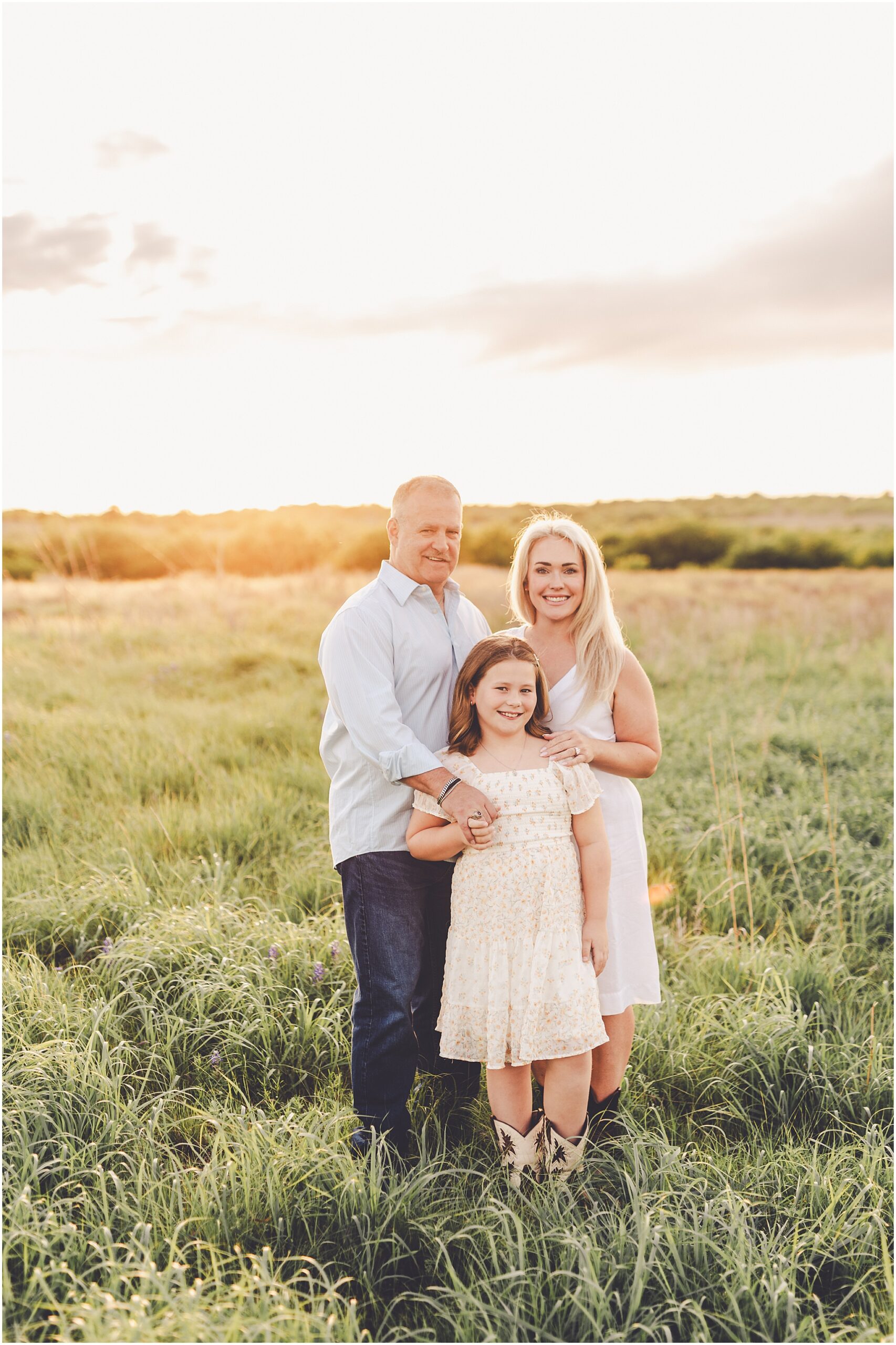 Kara Evans Photographer is a Central Illinois family photographer based in Kankakee serving Kankakee County, Iroquois County, and nearby.