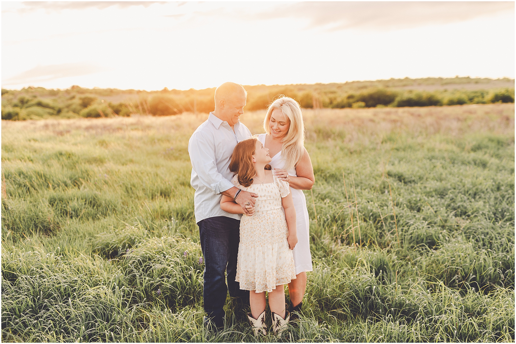 Kara Evans Photographer is a Central Illinois family photographer based in Kankakee serving Kankakee County, Iroquois County, and nearby.