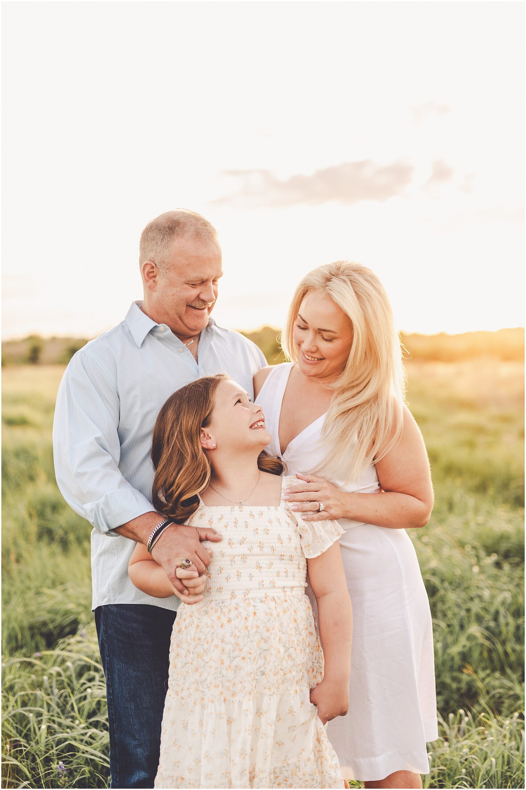 Kara Evans Photographer is a Central Illinois family photographer based in Kankakee serving Kankakee County, Iroquois County, and nearby.