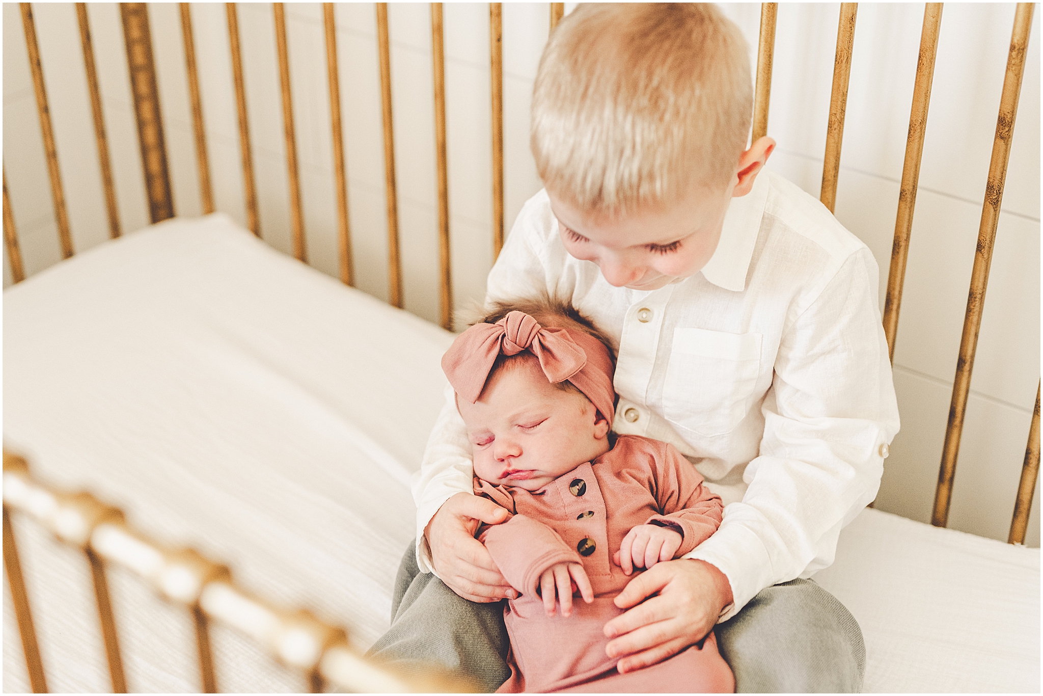 Kara Evans Photographer is a Kankakee County newborn photographer based in Kankakee, Illinois. Take a look at the Metzger family session!