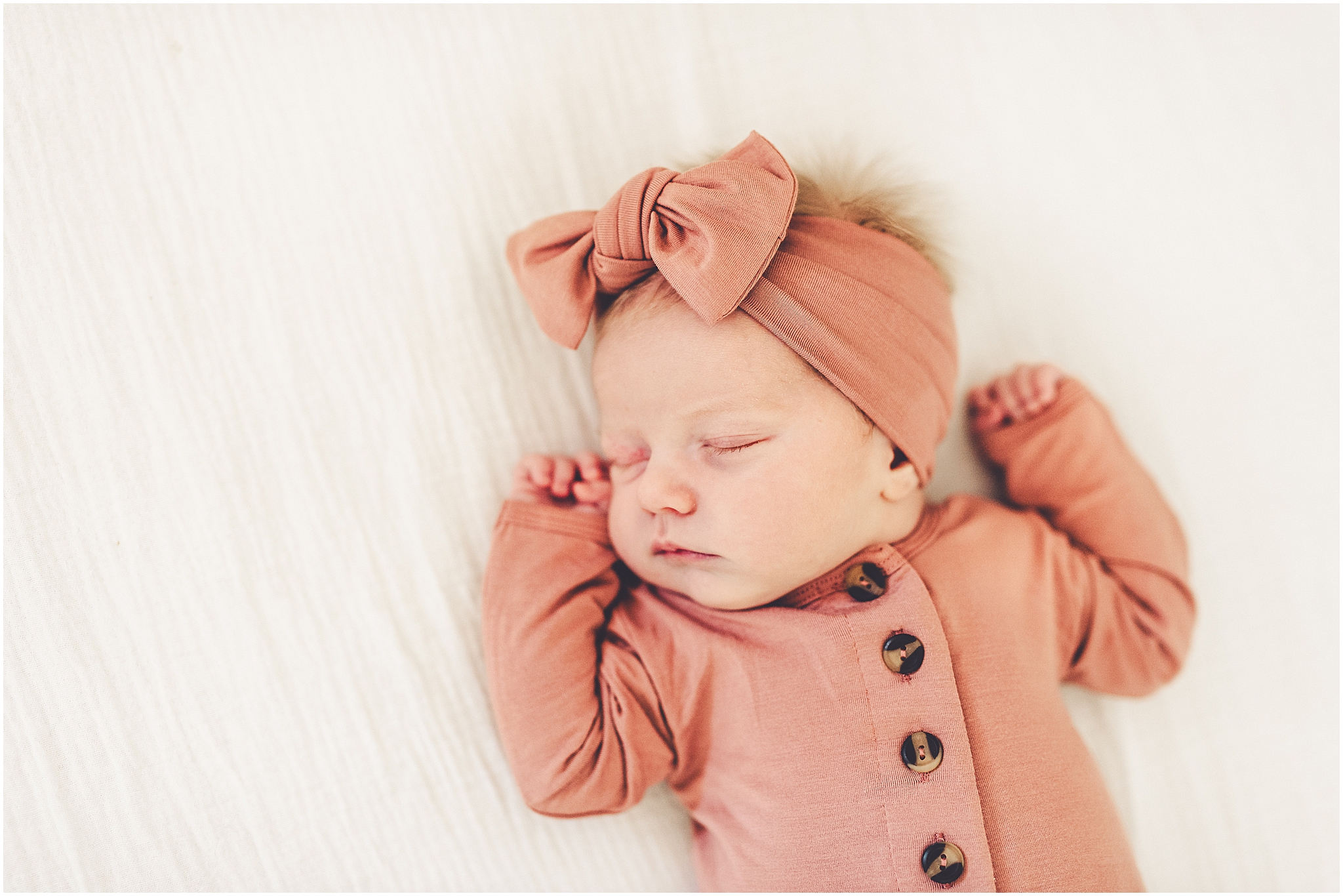 Kara Evans Photographer is a Kankakee County newborn photographer based in Kankakee, Illinois. Take a look at the Metzger family session!