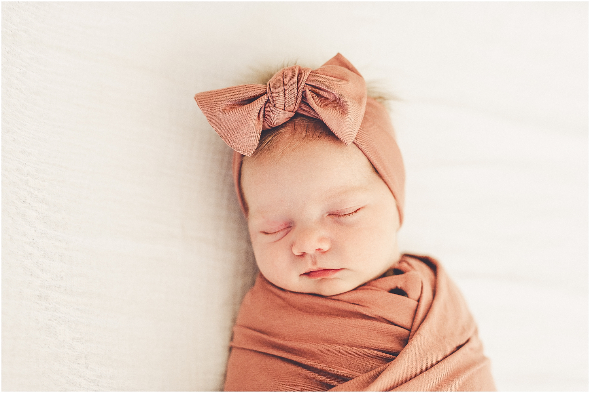 Kara Evans Photographer is a Kankakee County newborn photographer based in Kankakee, Illinois. Take a look at the Metzger family session!
