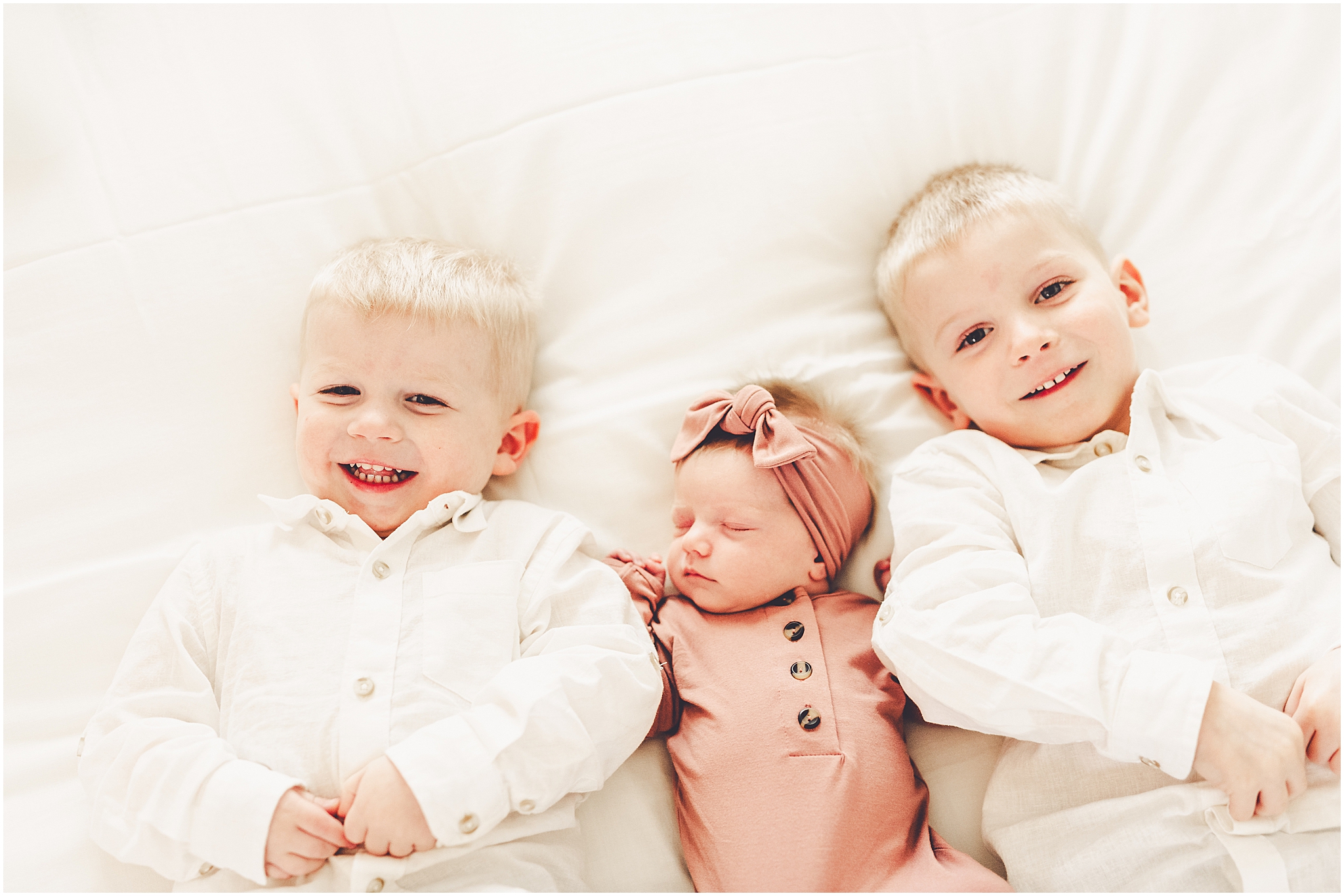 Kara Evans Photographer is a Kankakee County newborn photographer based in Kankakee, Illinois. Take a look at the Metzger family session!