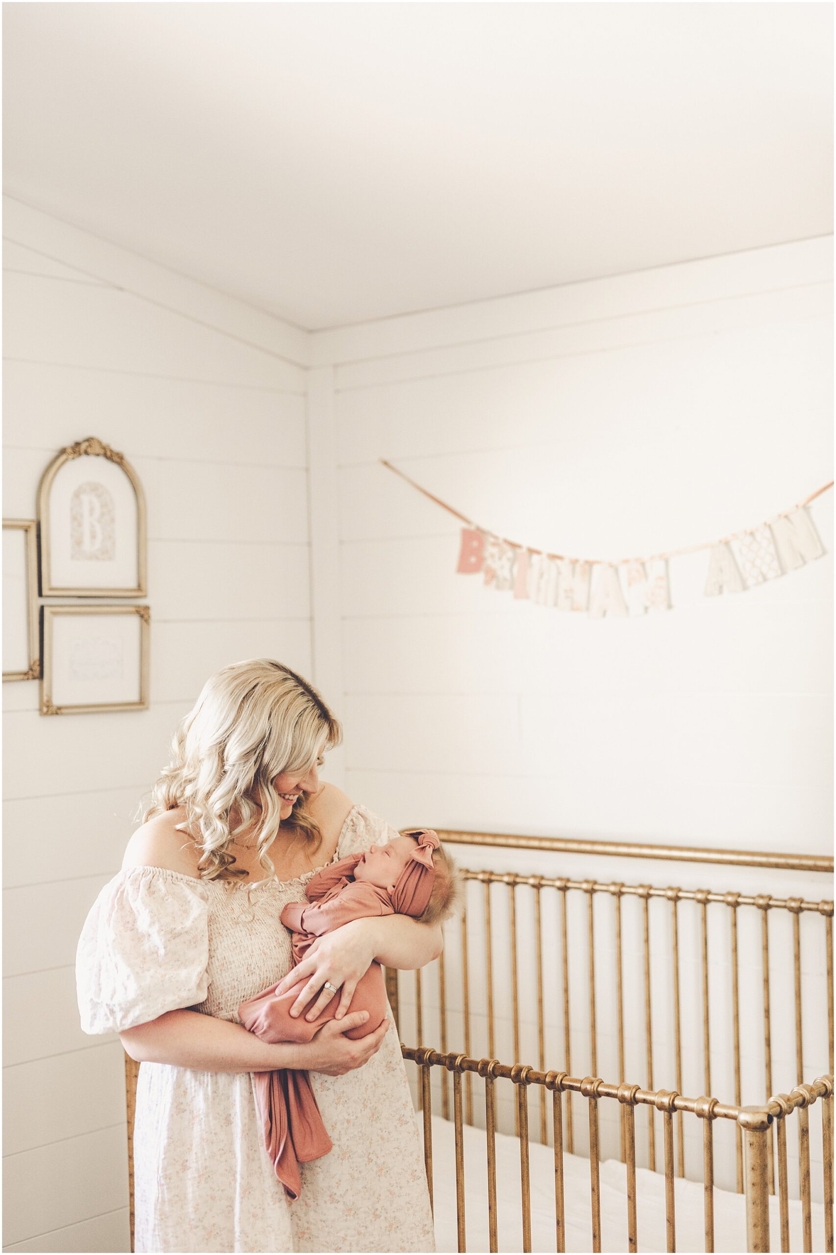 Kara Evans Photographer is a Kankakee County newborn photographer based in Kankakee, Illinois. Take a look at the Metzger family session!