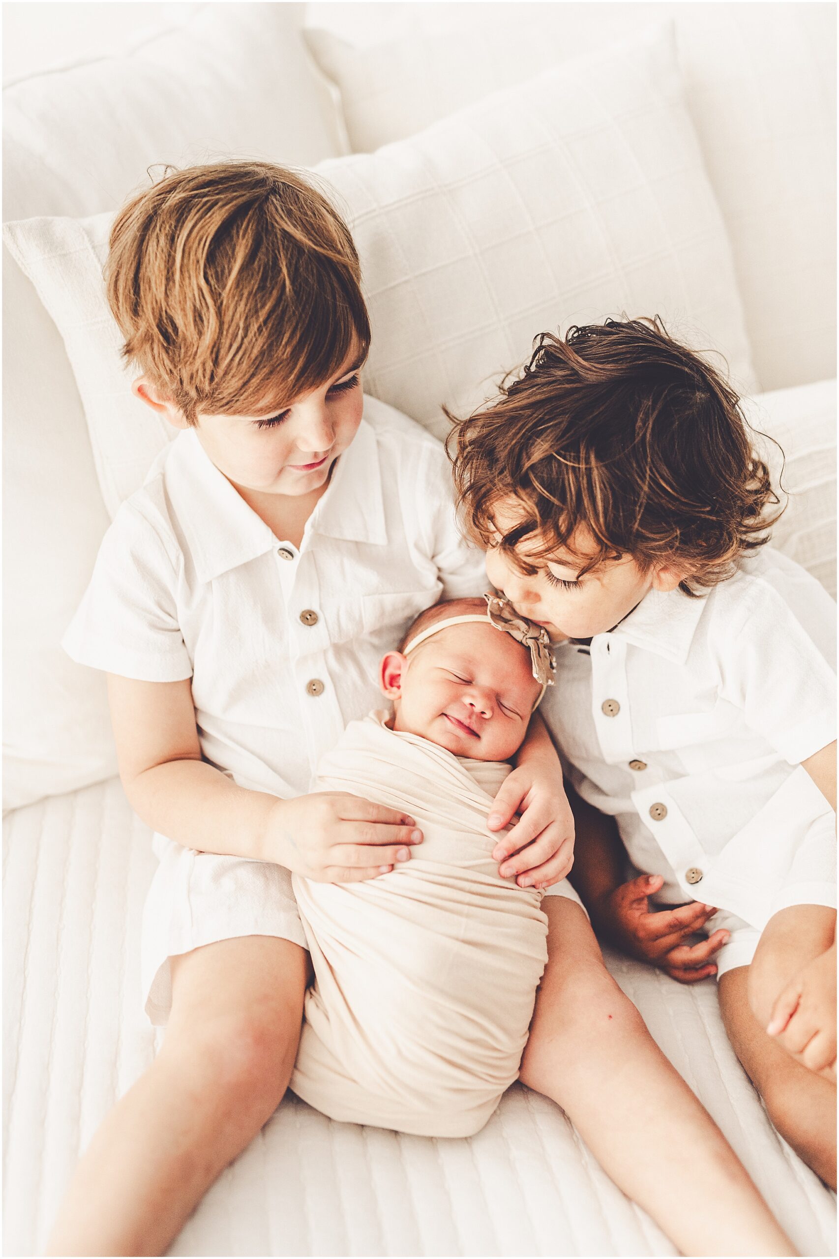 Kara Evans Photographer is a Kankakee studio newborn photographer located at Studio 388 in Kankakee, Illinois.