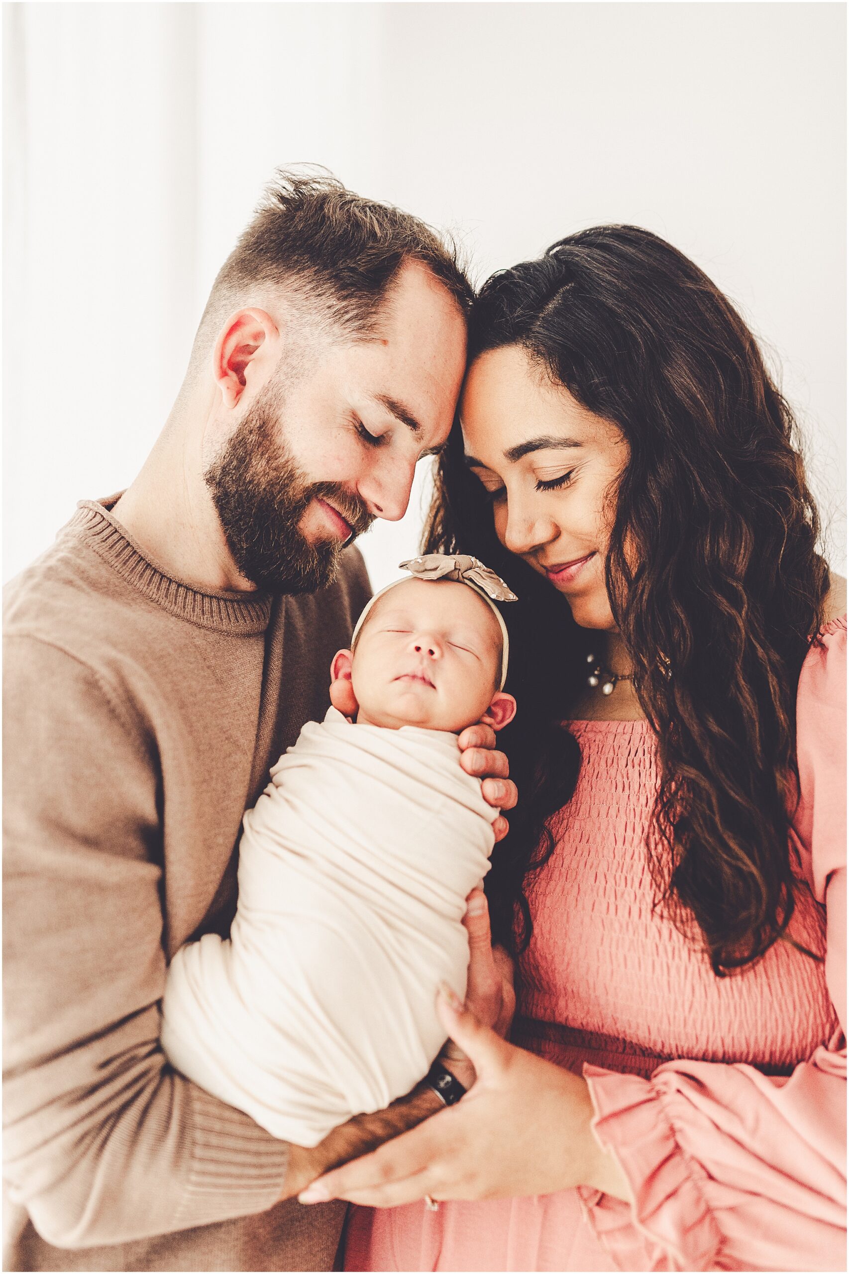 Kara Evans Photographer is a Kankakee studio newborn photographer located at Studio 388 in Kankakee, Illinois.