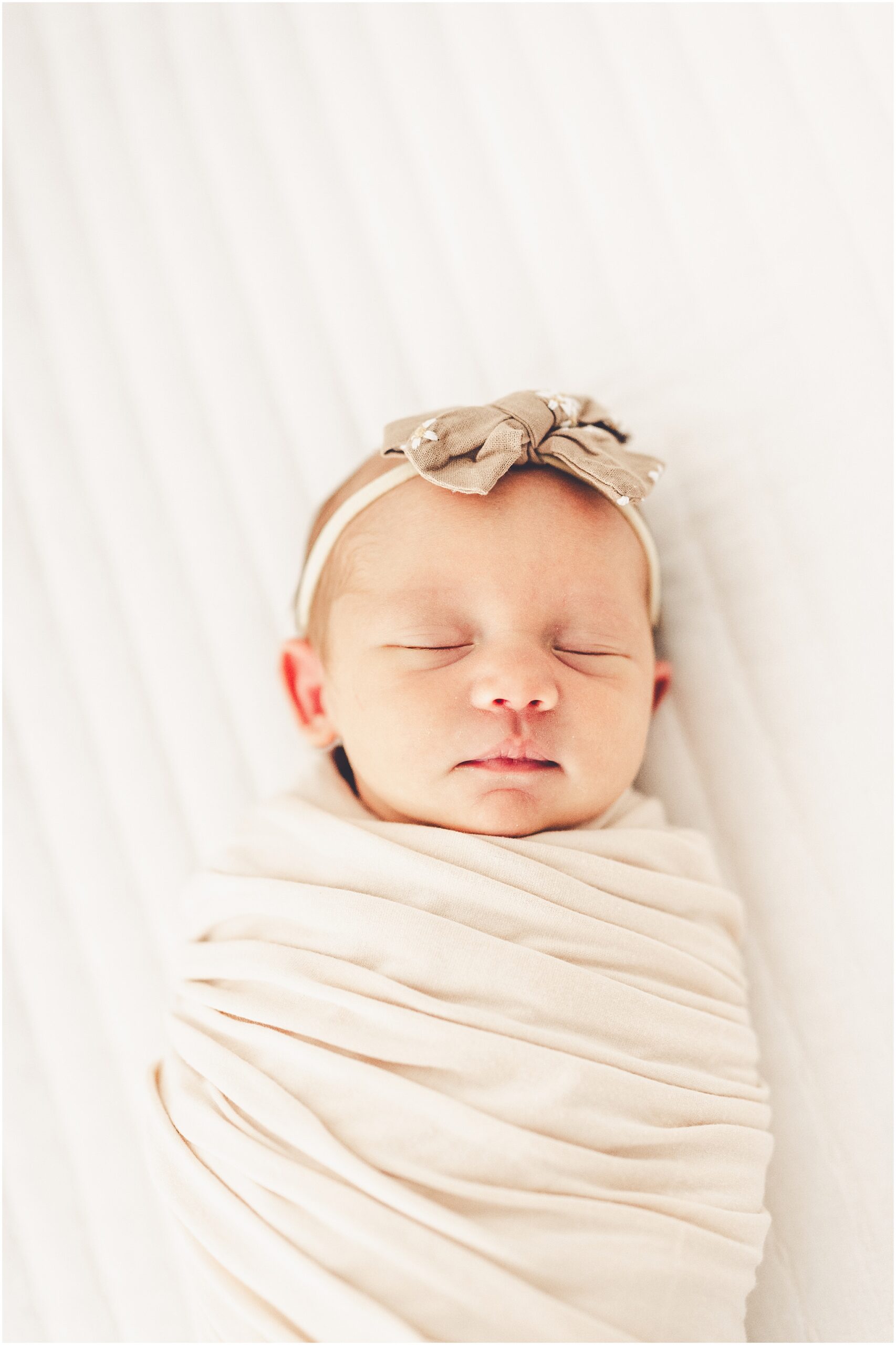 Kara Evans Photographer is a Kankakee studio newborn photographer located at Studio 388 in Kankakee, Illinois.