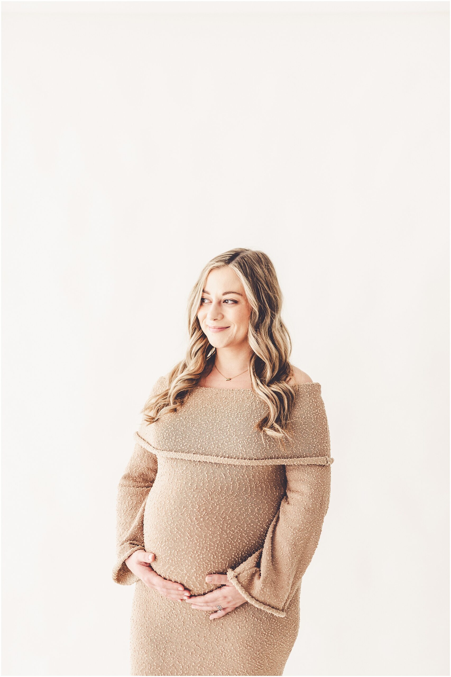 Inspiration for your maternity photos at Studio 388 with Kankakee maternity photographer Kara Evans Photographer.