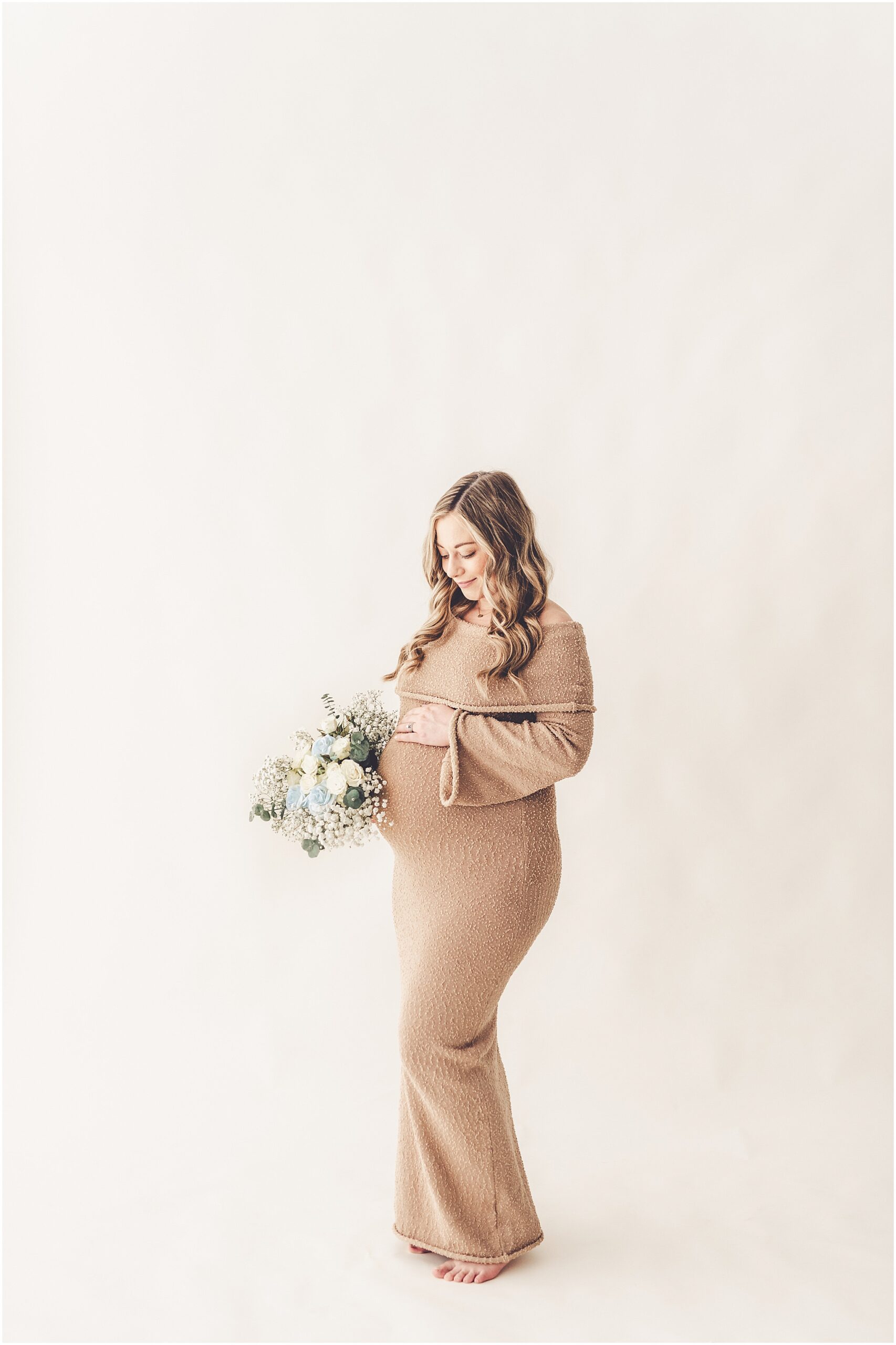 Inspiration for your maternity photos at Studio 388 with Kankakee maternity photographer Kara Evans Photographer.