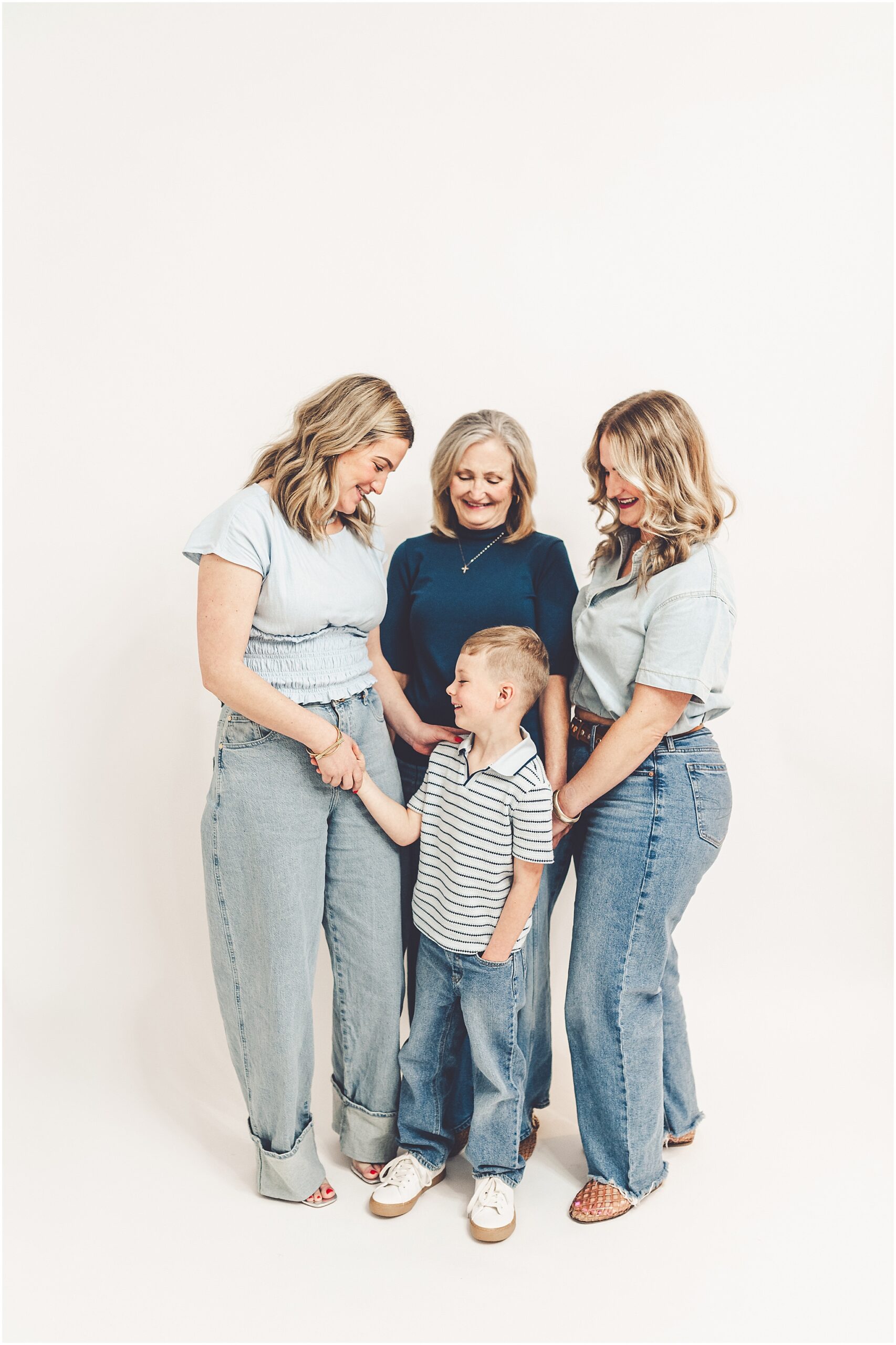 Mommy & me photoshoot inspiration from a Mother's Day photoshoot at JP STYLE CO. in Kentland, Indiana with Kara Evans Photographer.