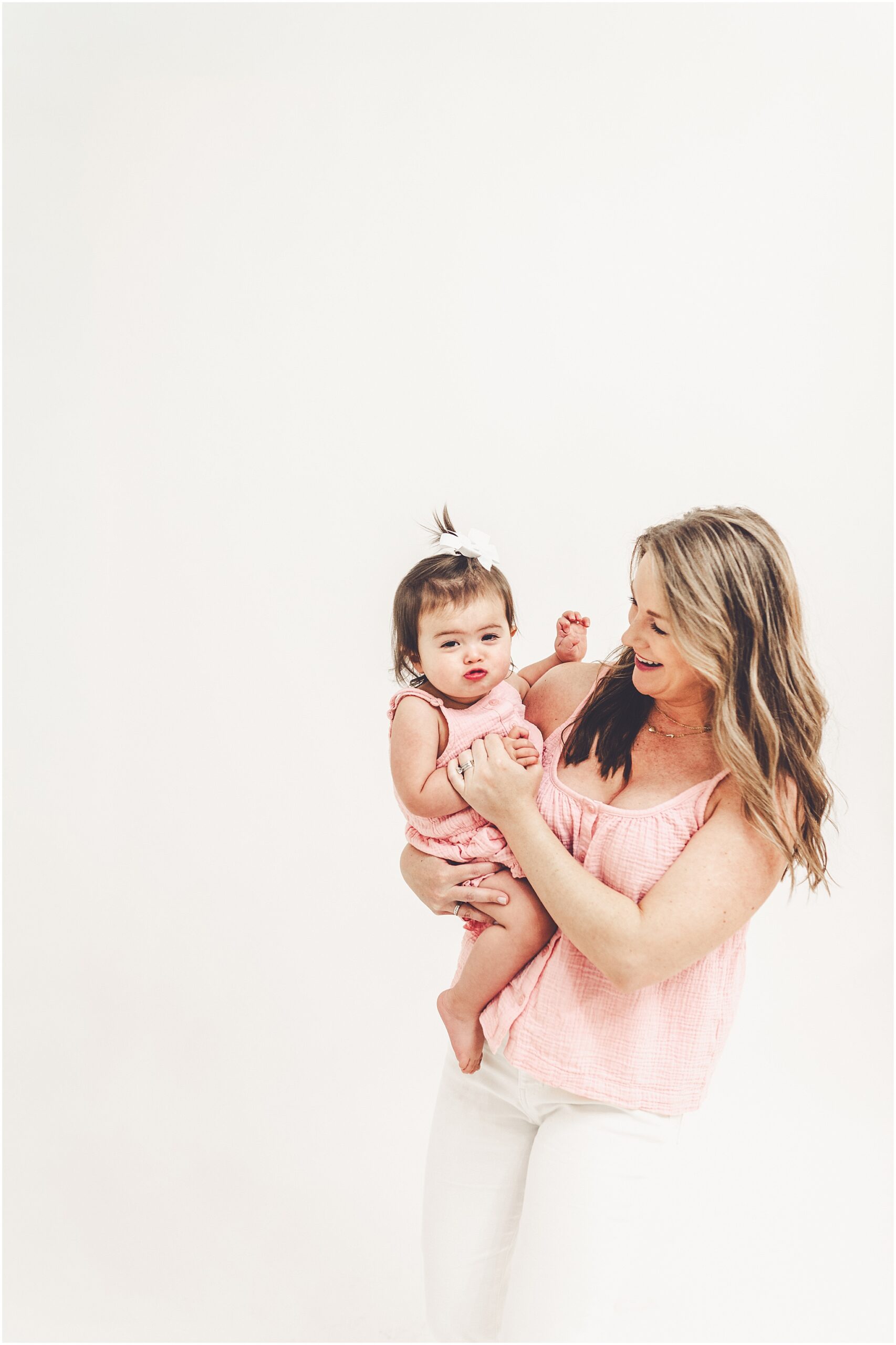 Mommy & me photoshoot inspiration from a Mother's Day photoshoot at JP STYLE CO. in Kentland, Indiana with Kara Evans Photographer.