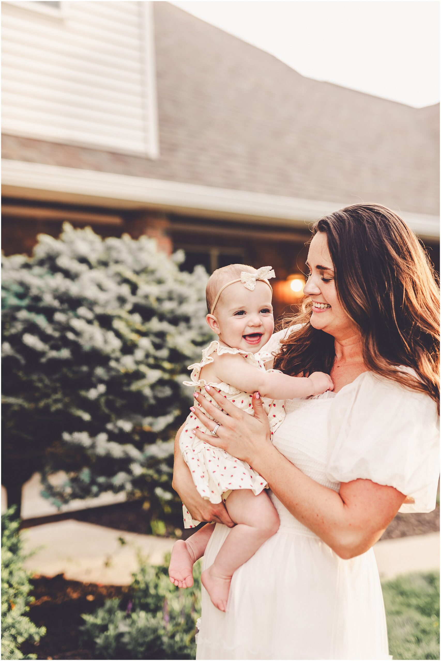 A summer family session photographed by Central Illinois family photographer Kara Evans Photographer.