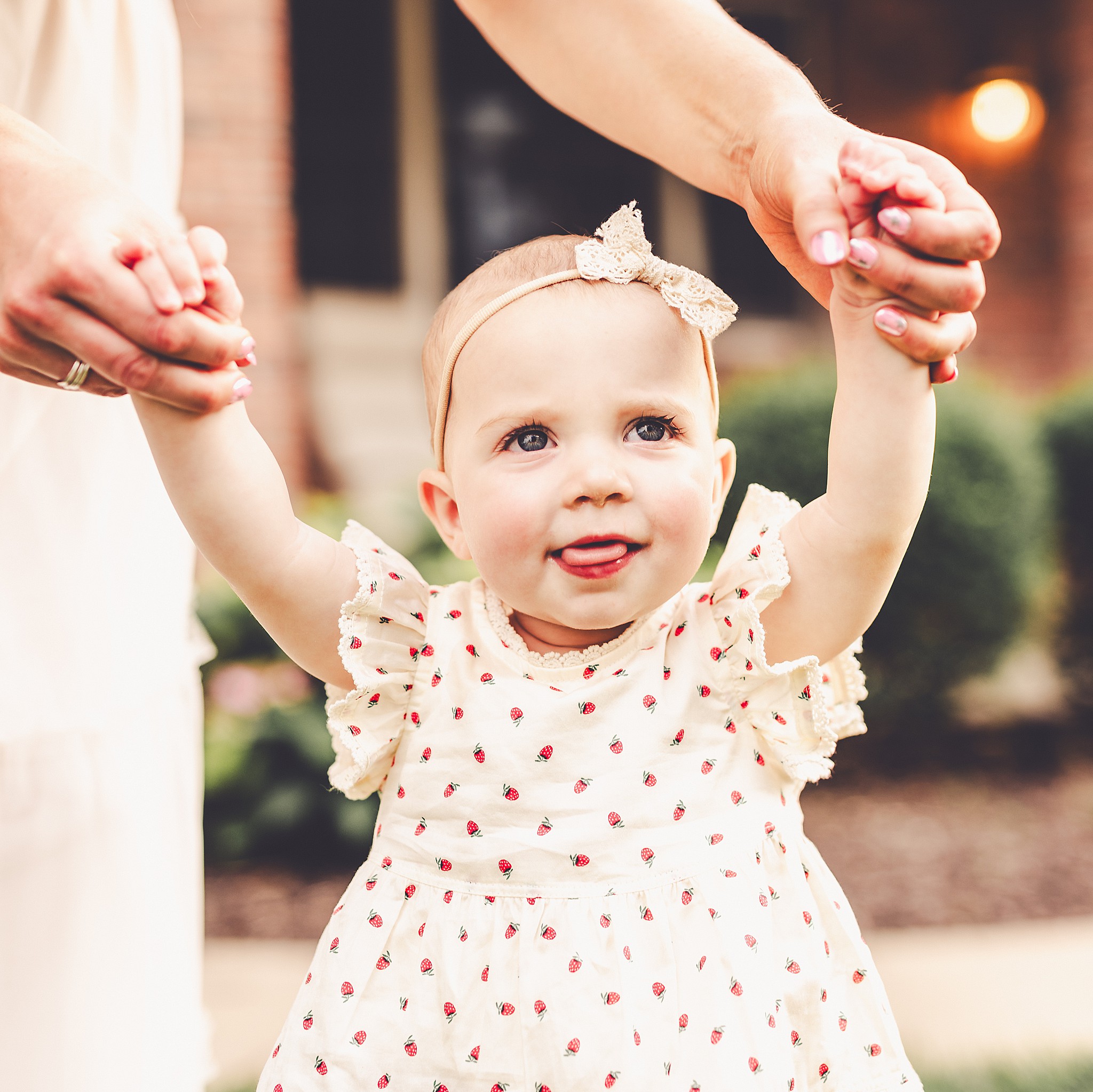 A summer family session photographed by Central Illinois family photographer Kara Evans Photographer.