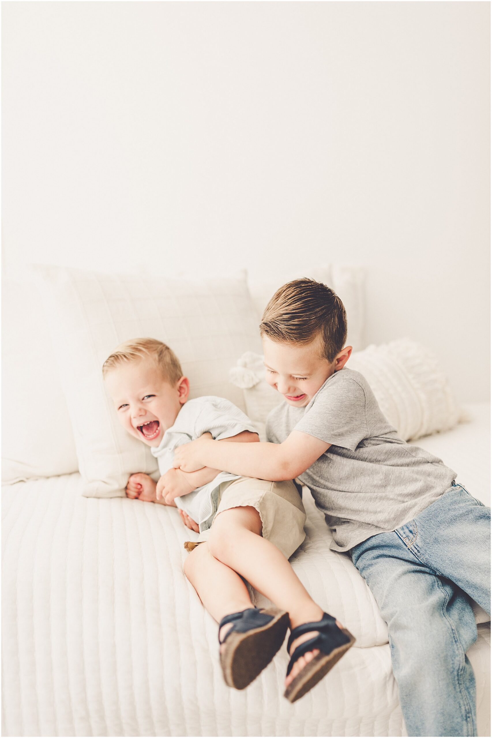 Kara Evans Photographer is a Kankakee newborn photographer based at the natural light studio, Studio 388, in downtown Kankakee, Illinois.
