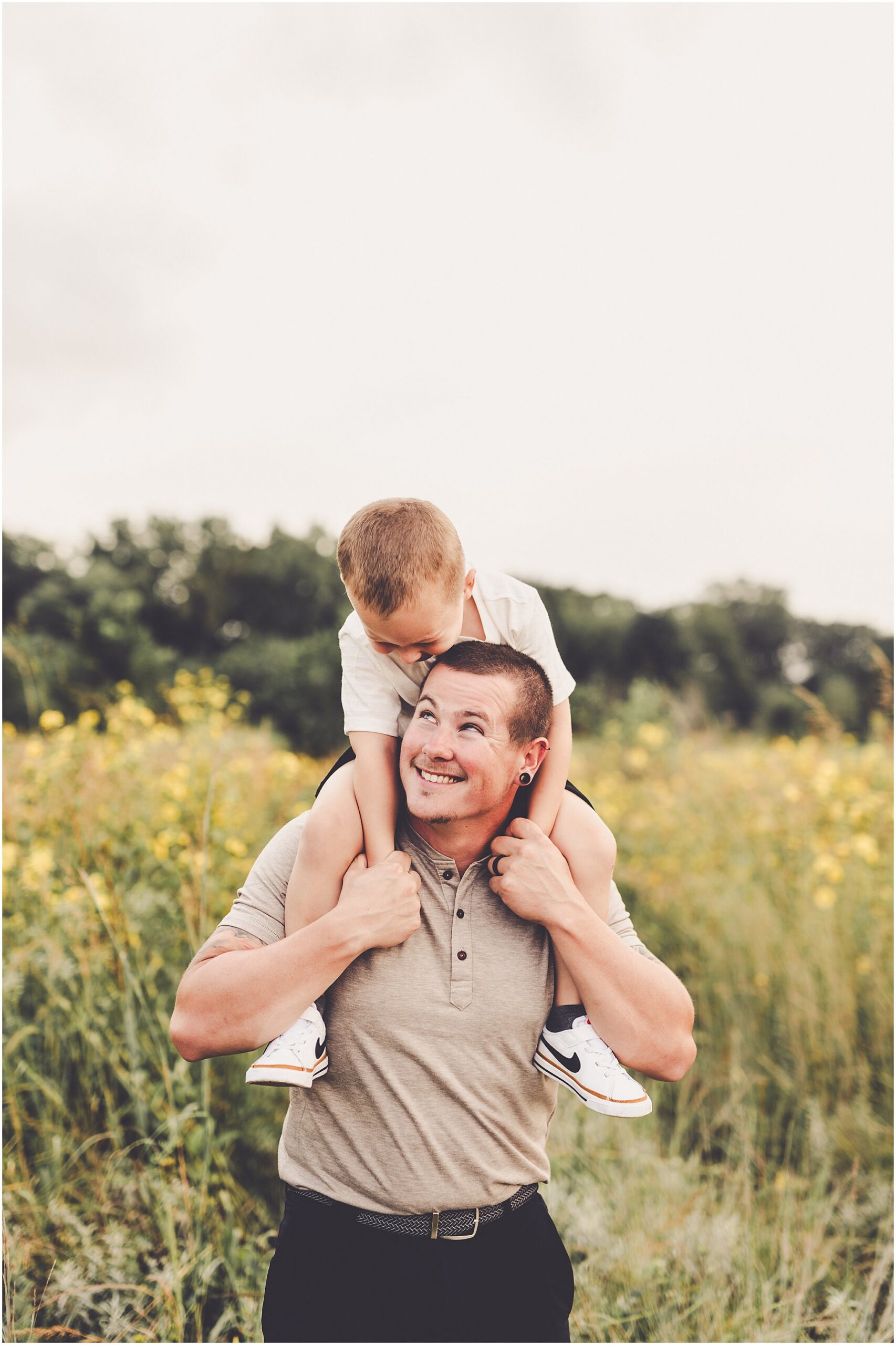 Take a look at this summer Central Illinois family session at a local forest preserve with family photographer Kara Evans Photographer.