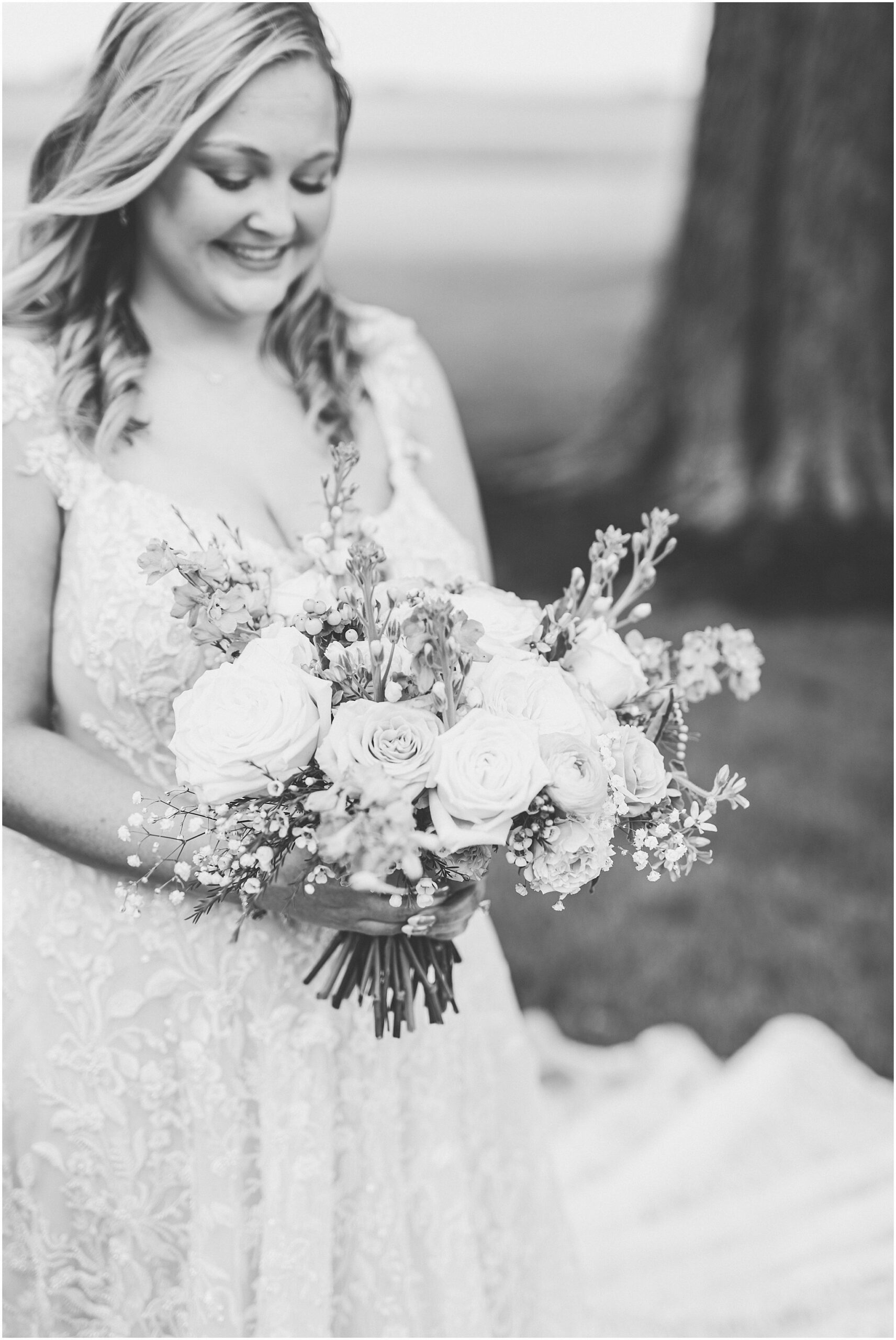 A look at Taylor & Kody's summer Hudson Farm wedding photos in Urbana, Illinois with Central Illinois photographer Kara Evans Photographer.