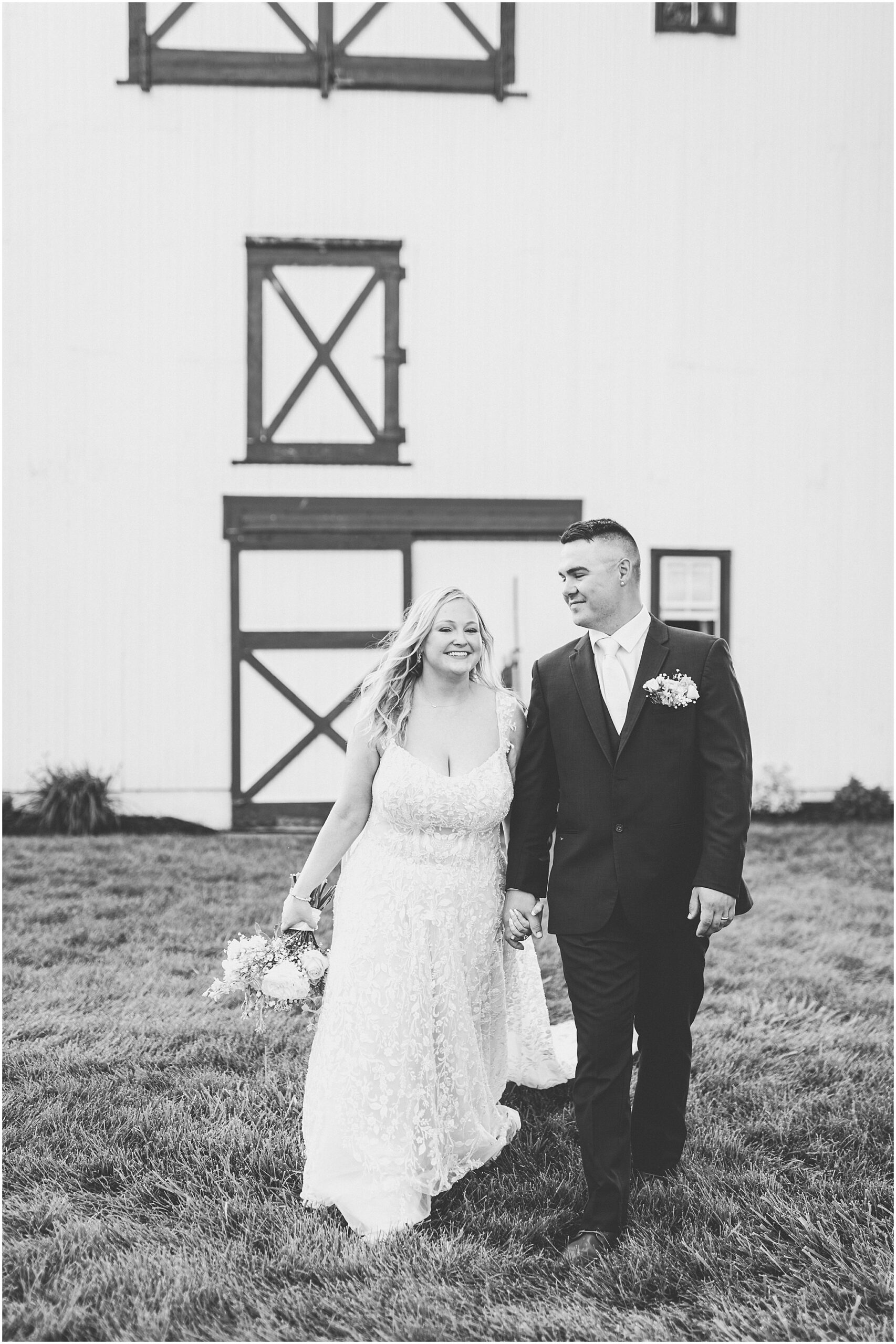 A look at Taylor & Kody's summer Hudson Farm wedding photos in Urbana, Illinois with Central Illinois photographer Kara Evans Photographer.