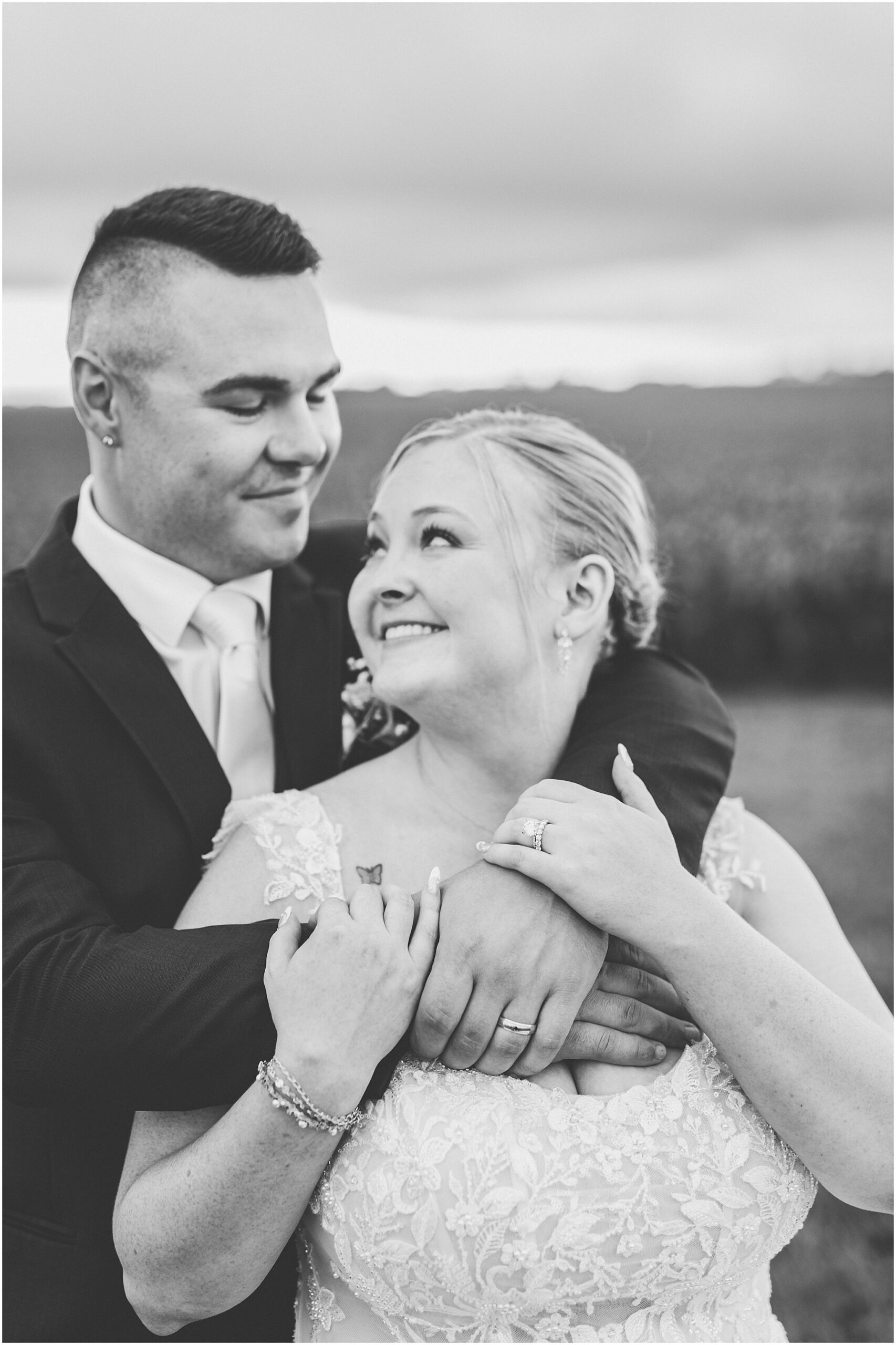 A look at Taylor & Kody's summer Hudson Farm wedding photos in Urbana, Illinois with Central Illinois photographer Kara Evans Photographer.