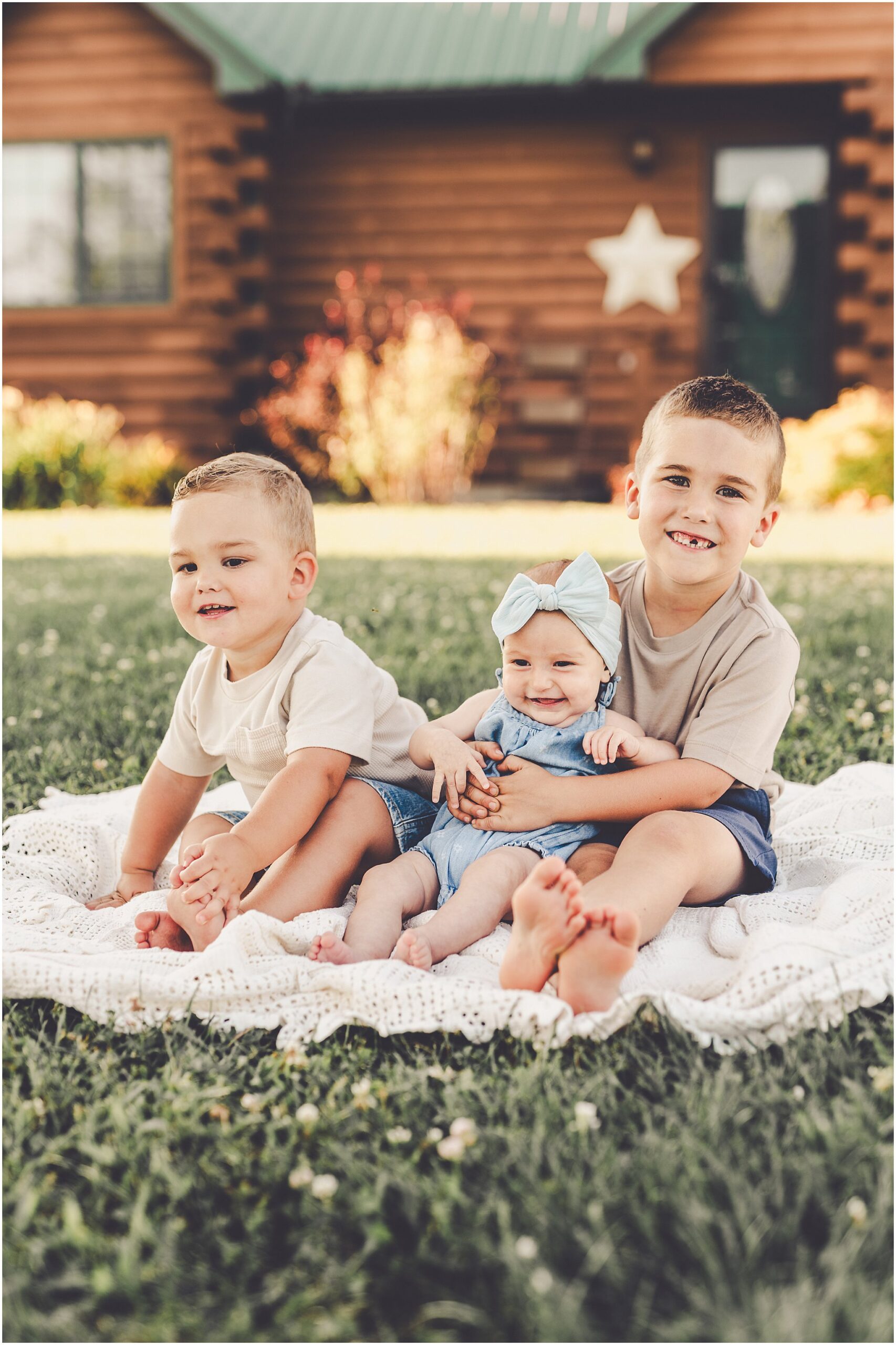 Summer family photo inspiration with Iroquois County family photographer Kara Evans Photographer.