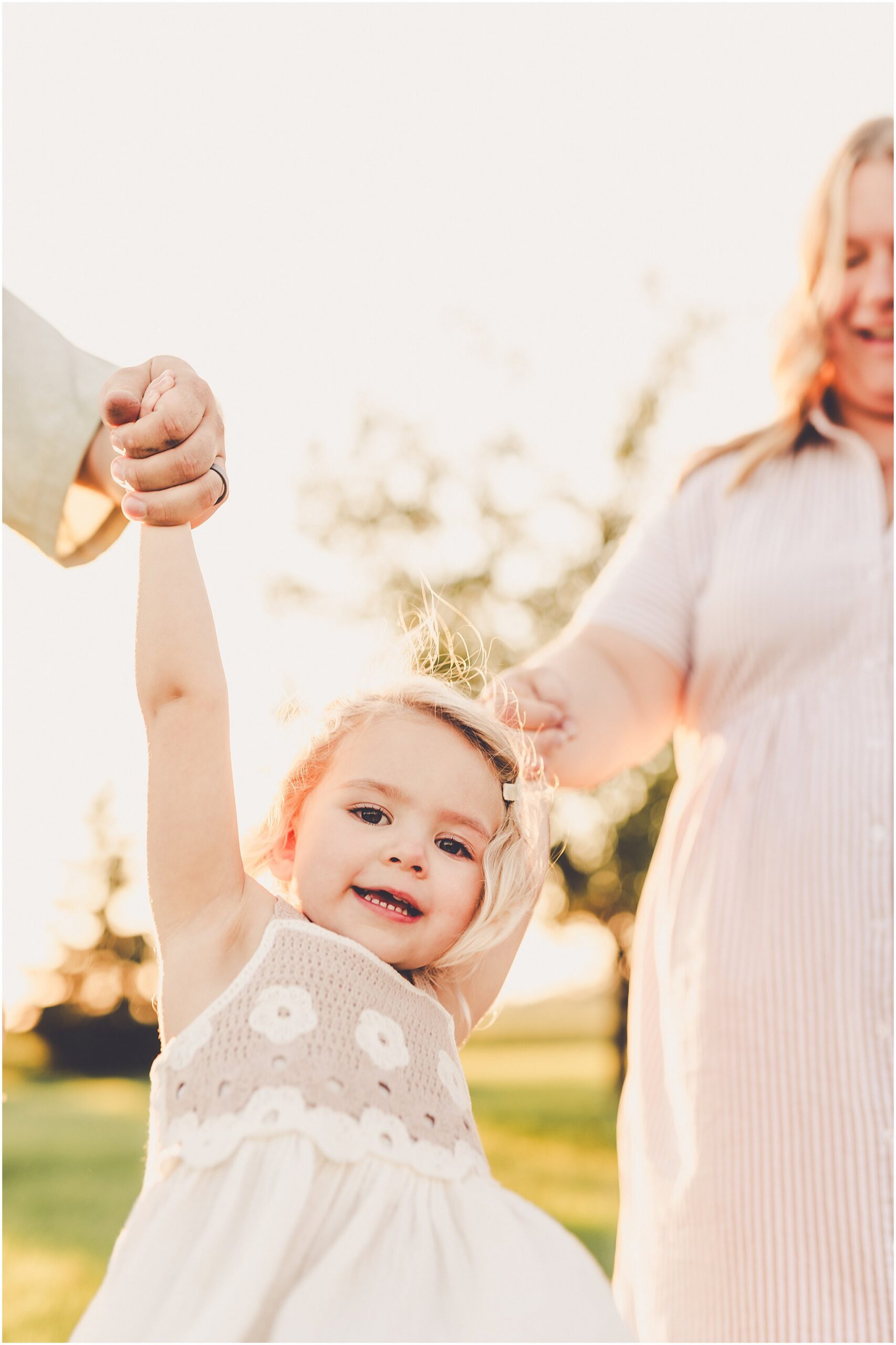 A summer backyard sunset session with the Cowsert family photographed by Iroquois County family photographer Kara Evans Photographer.
