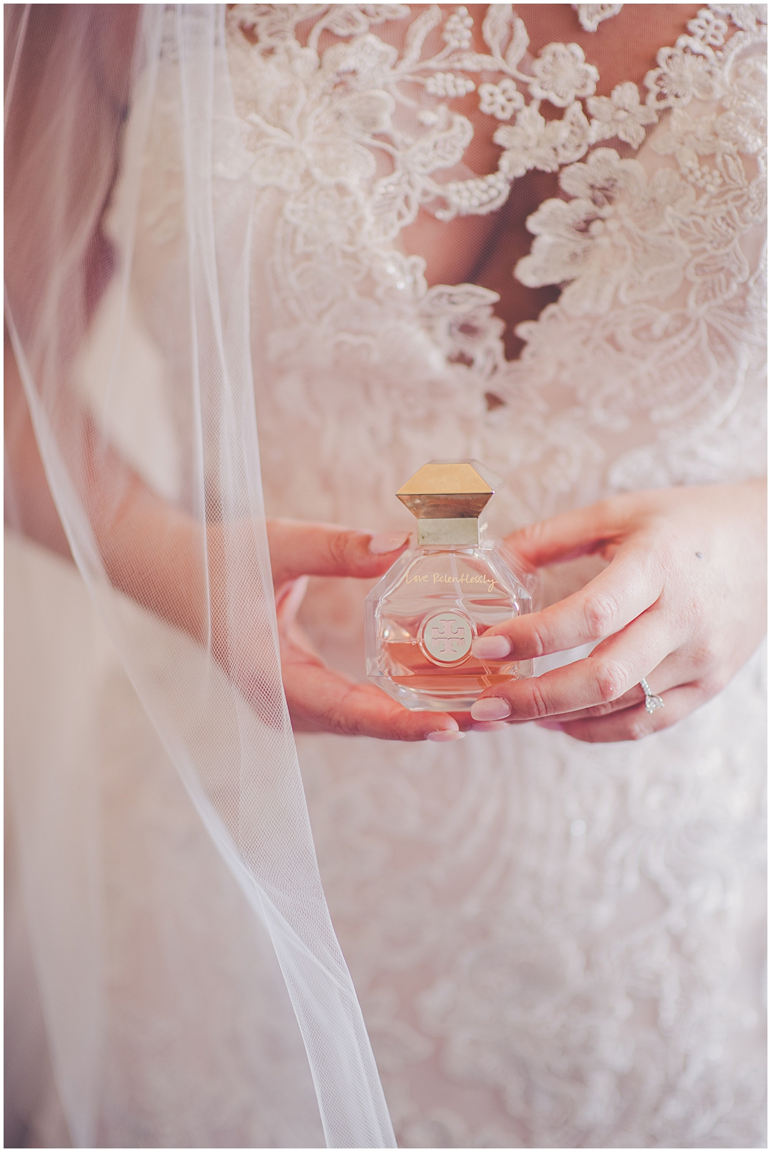 Kara Evans - Kara Evans Photographer - Central Illinois Wedding Photographer - Wedding Wednesday - Wedding Blogger - Gift Ideas for the Bride - Bride Gifts for the Bride